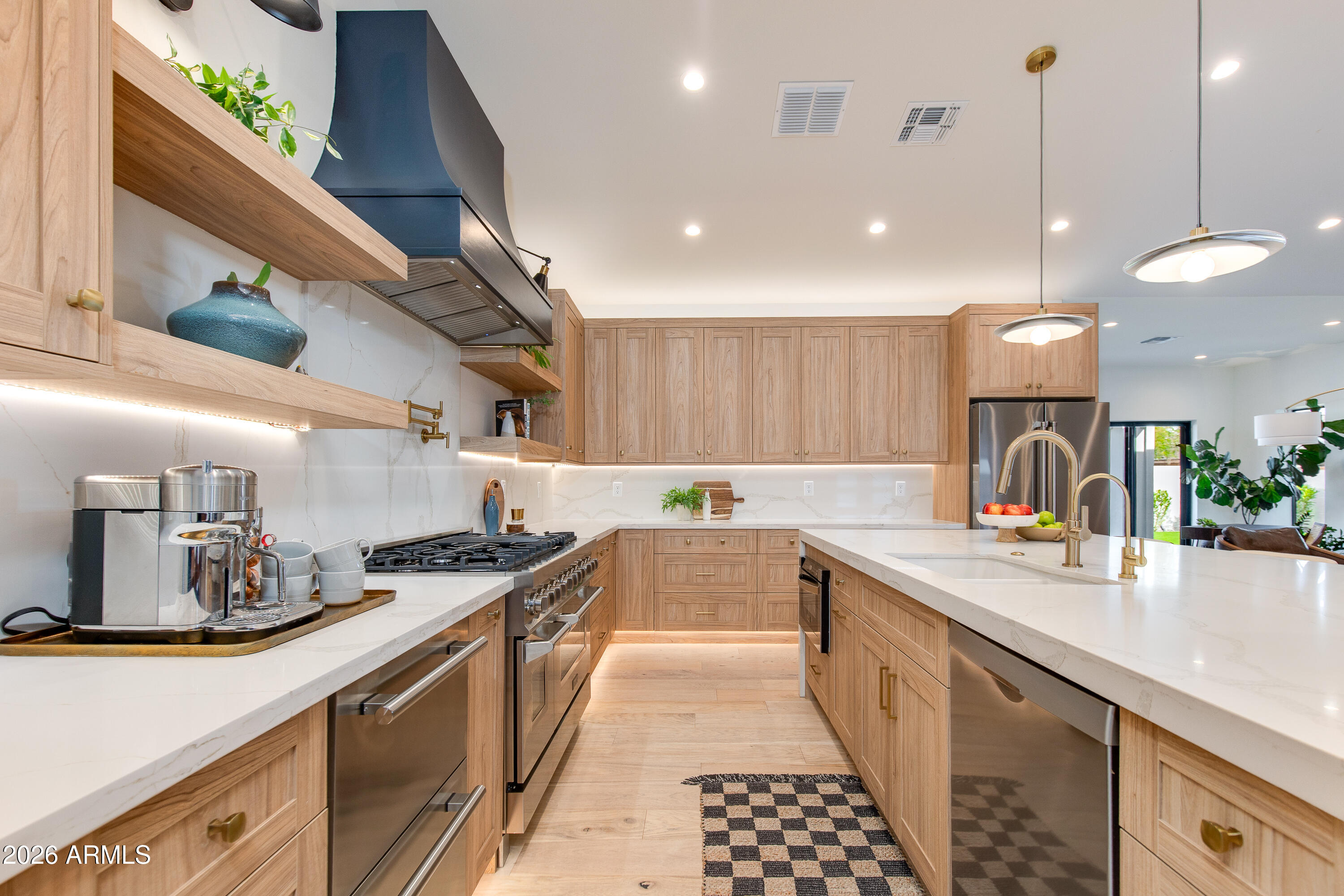 3010 E GLENROSA Avenue