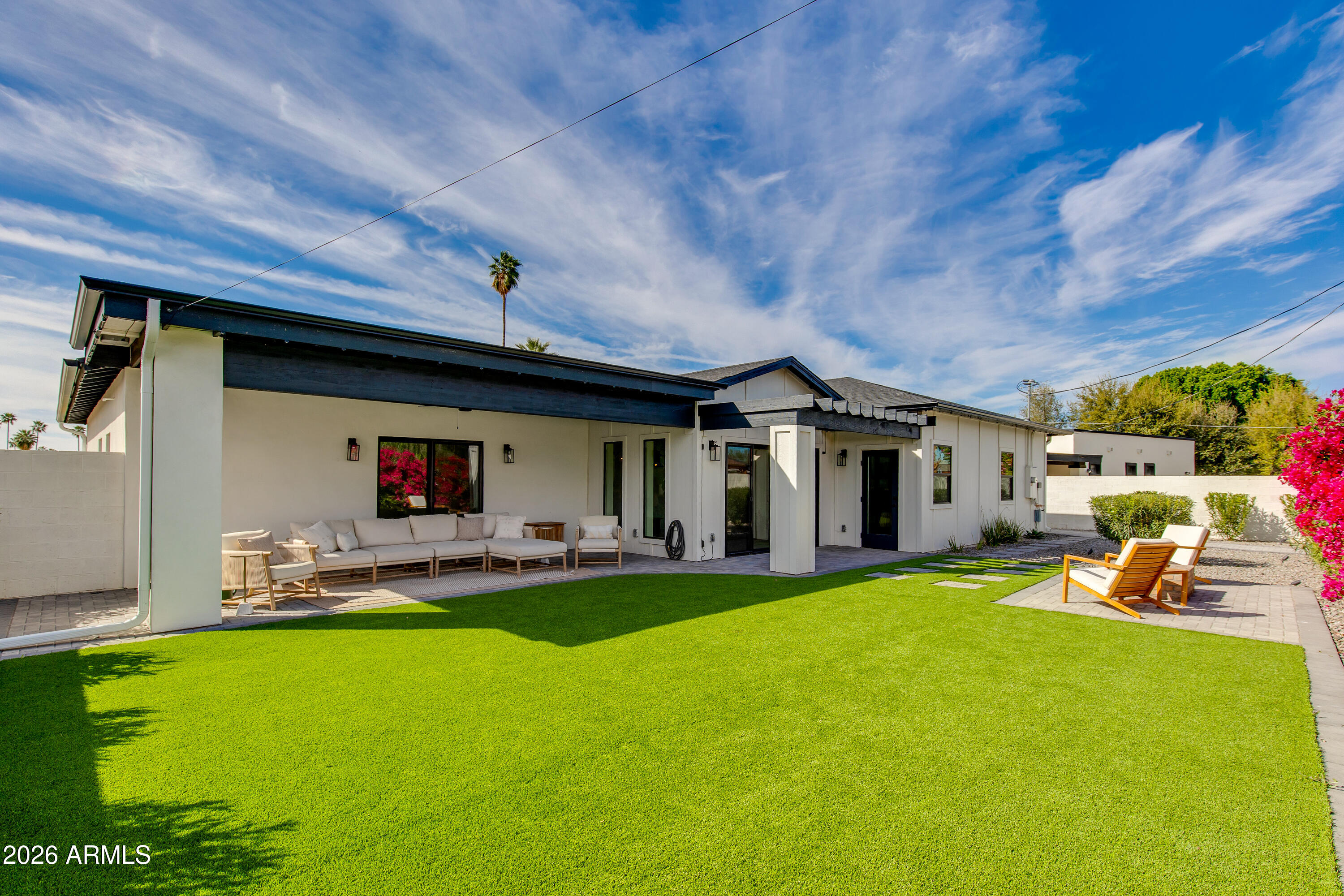 3010 E GLENROSA Avenue