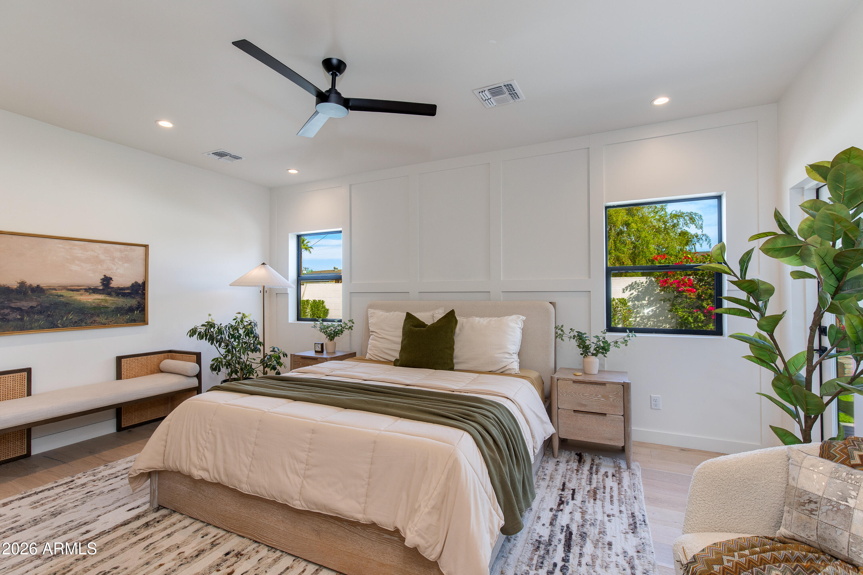 3010 E GLENROSA Avenue