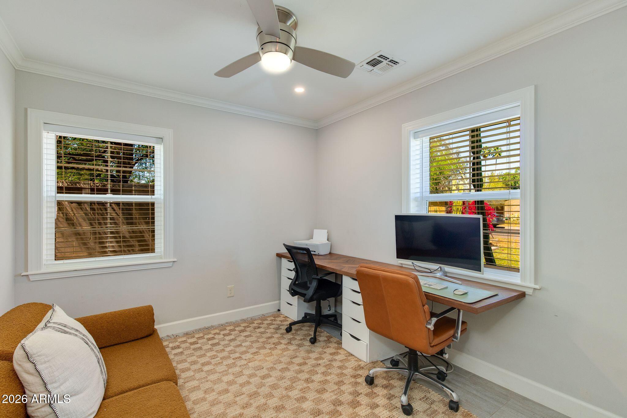 1413 W GLENROSA Avenue