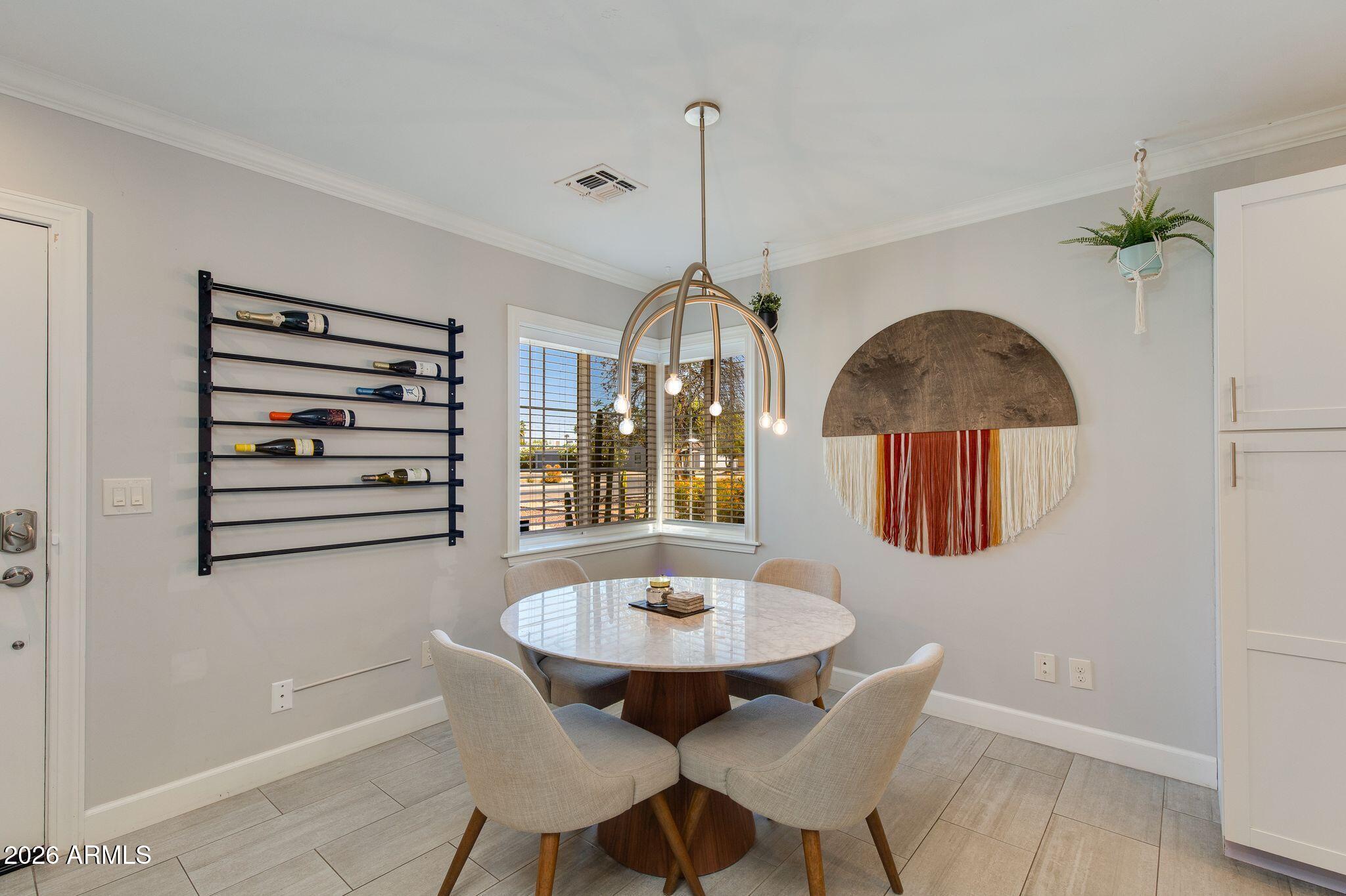 1413 W GLENROSA Avenue