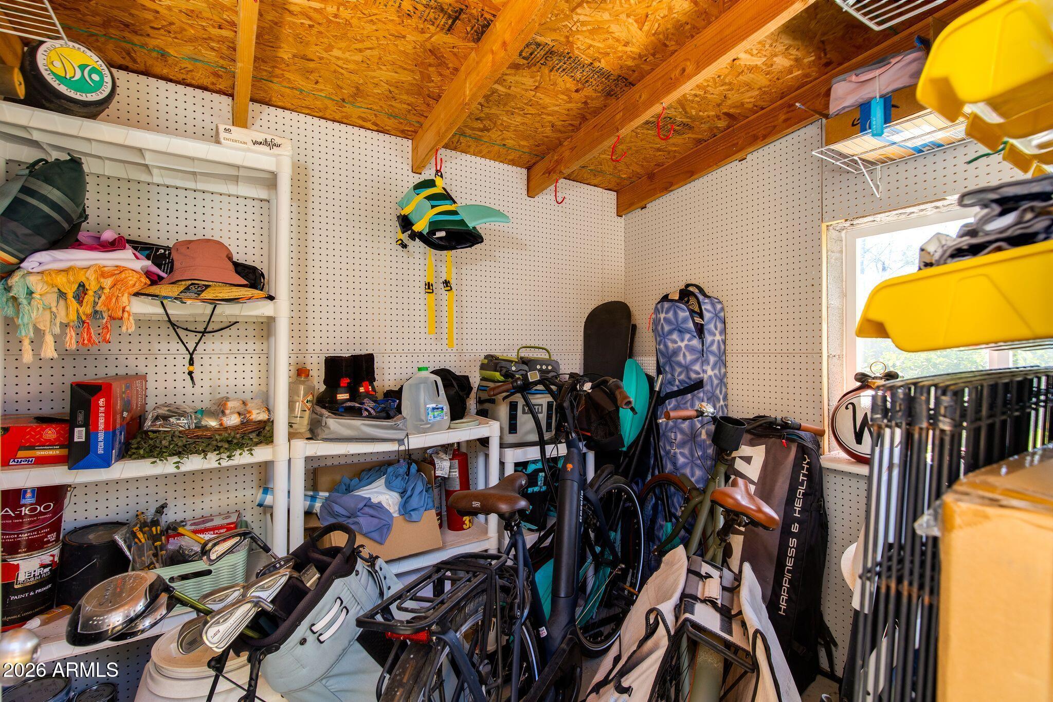 1413 W GLENROSA Avenue