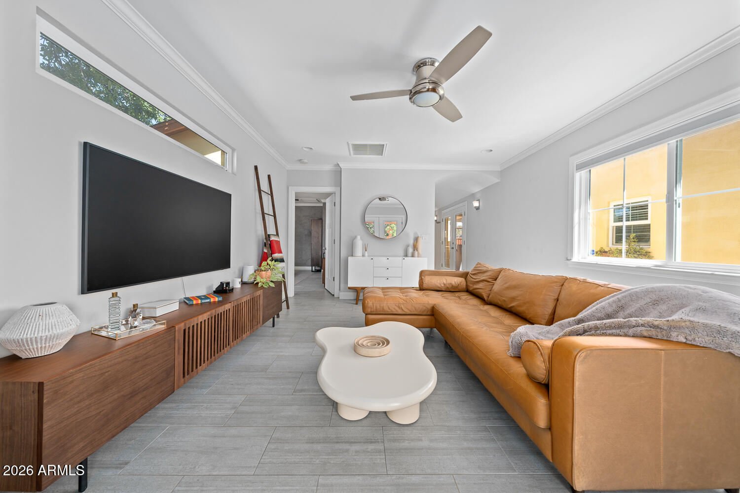 1413 W GLENROSA Avenue