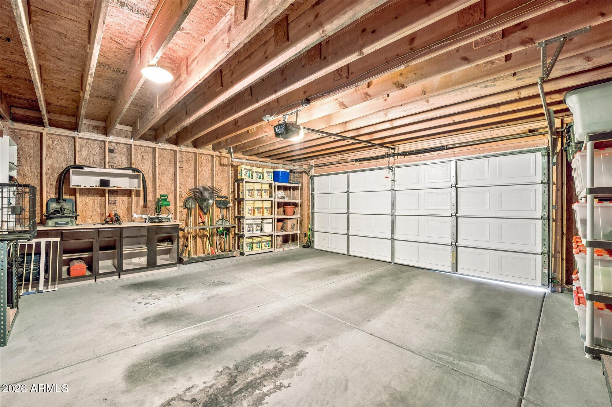 826 N 11TH Avenue