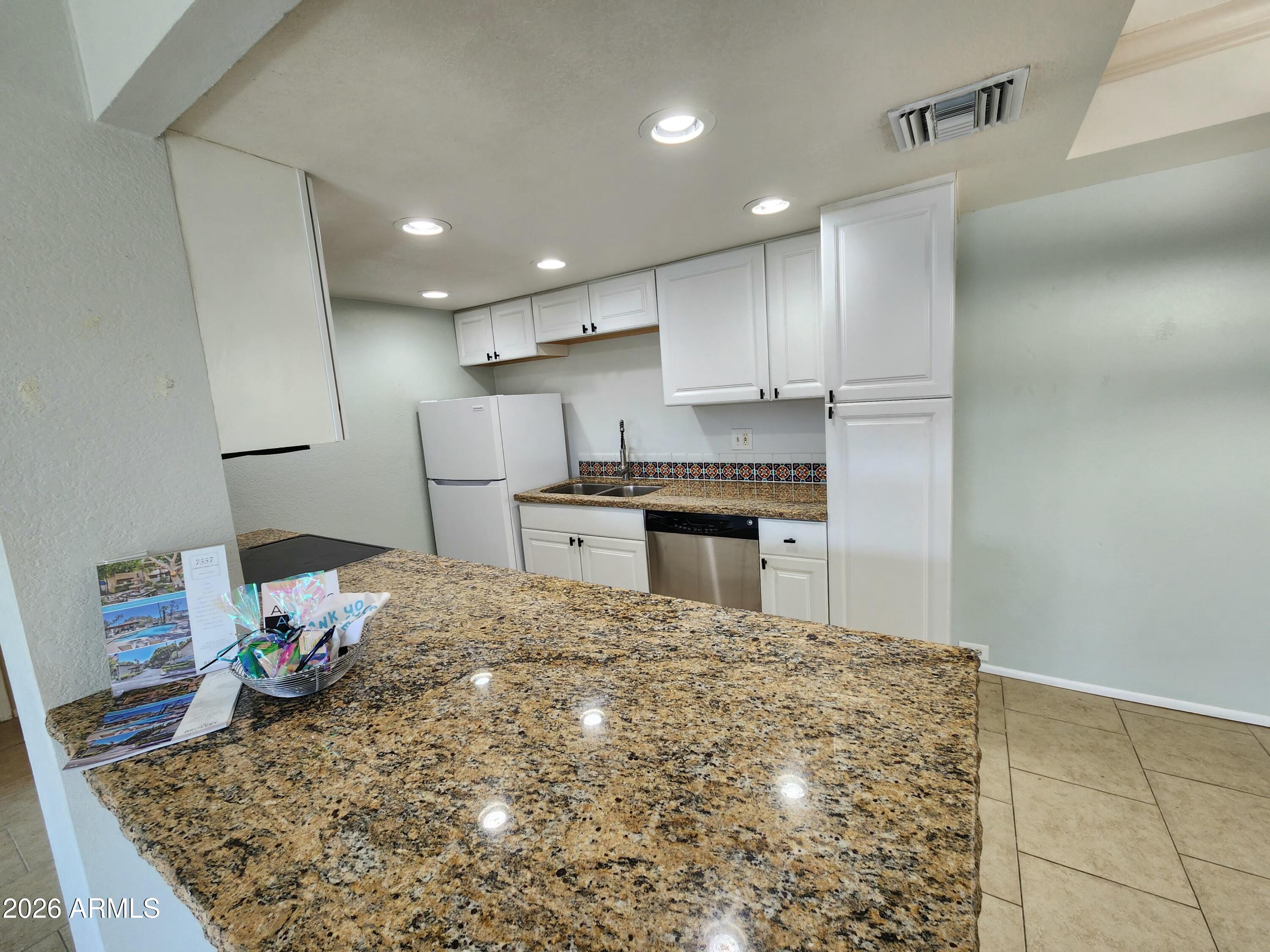 7557 N DREAMY DRAW Drive 248