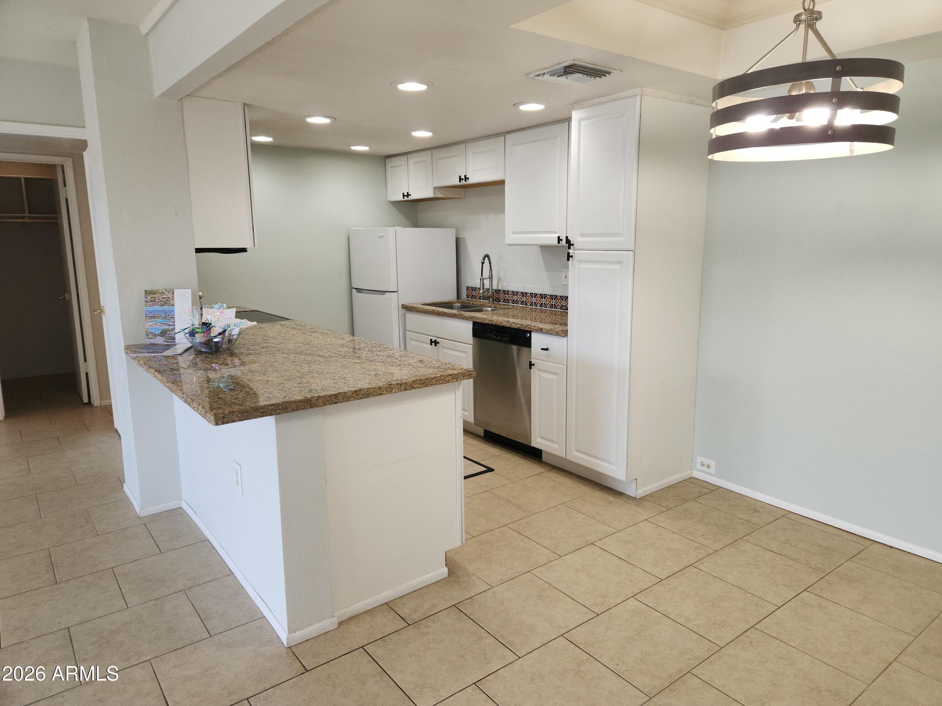 7557 N DREAMY DRAW Drive 248