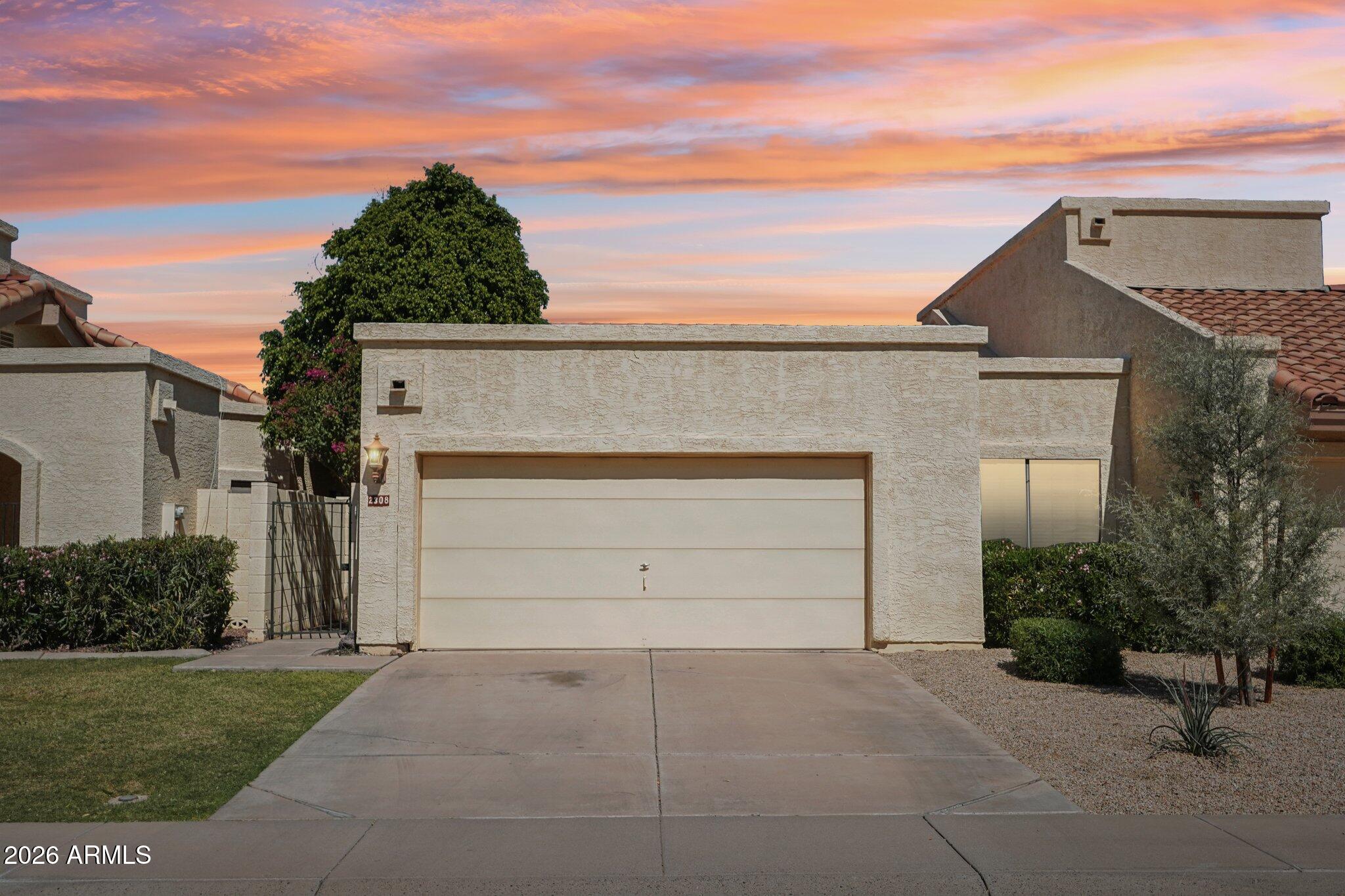 2308 W COMSTOCK Drive