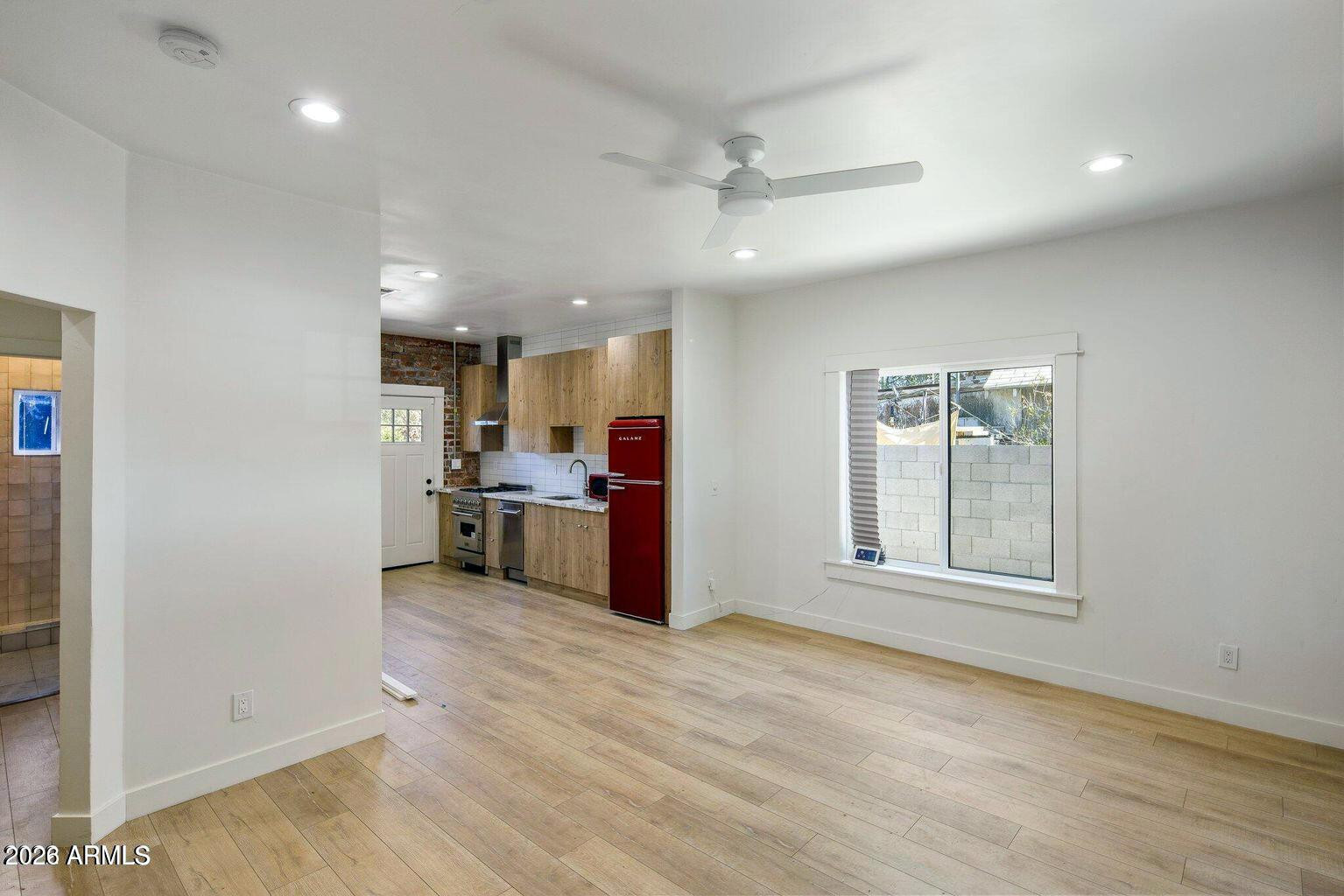 912 E Roosevelt Street