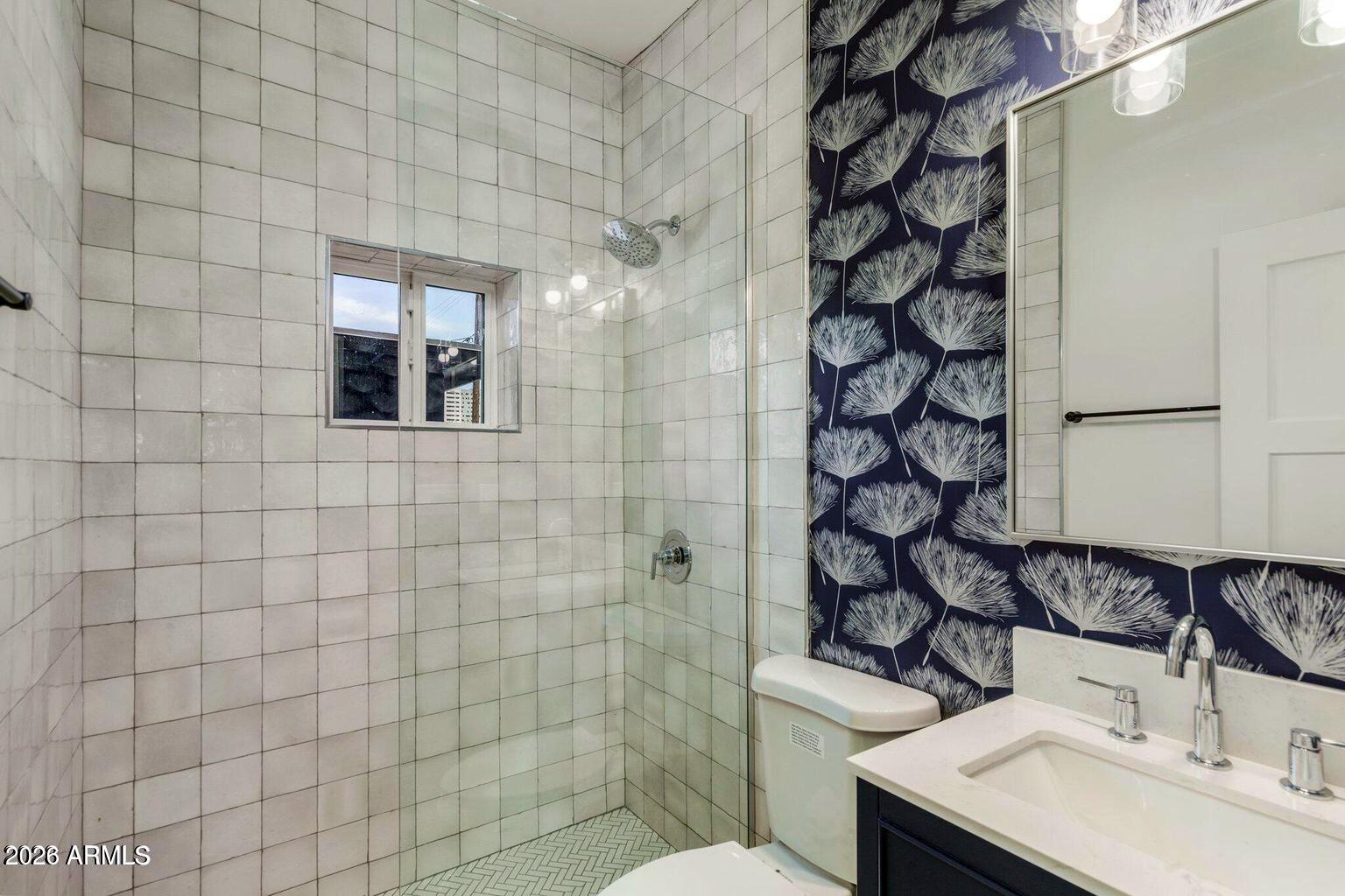 912 E Roosevelt Street