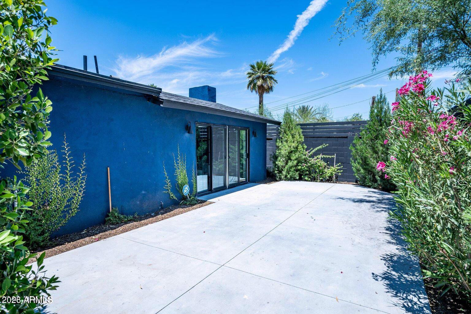 912 E Roosevelt Street