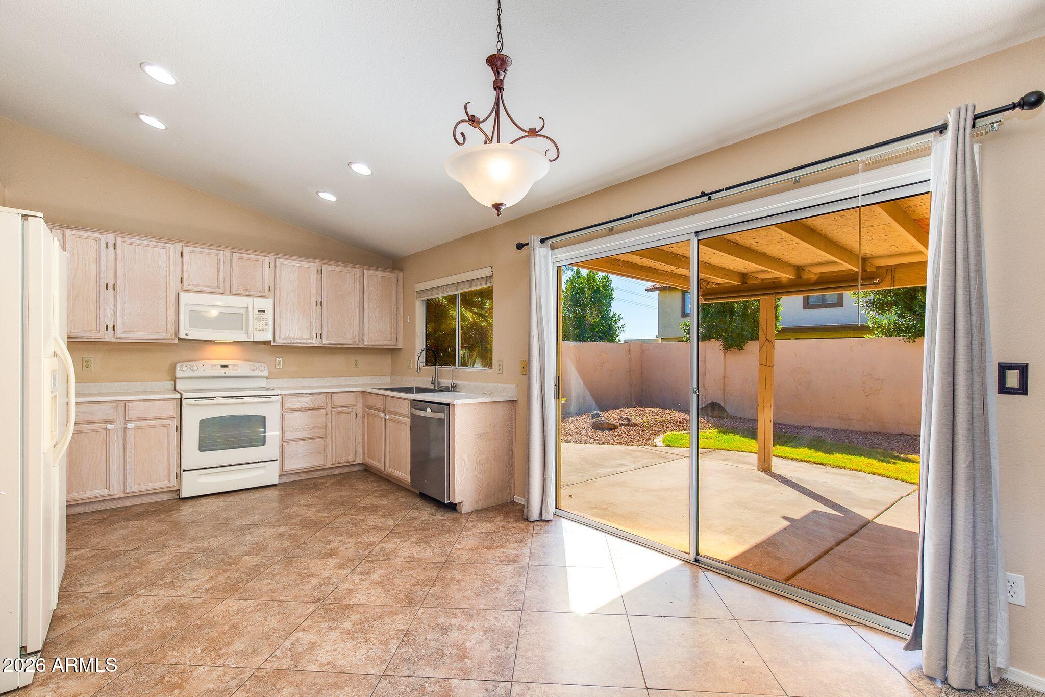 6715 W CHERRY HILLS Drive