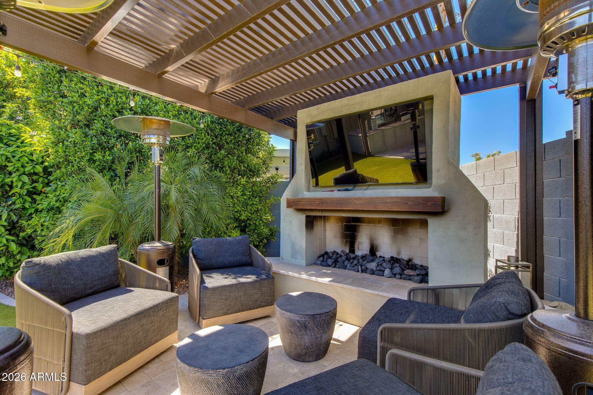 4110 E HAZELWOOD Street