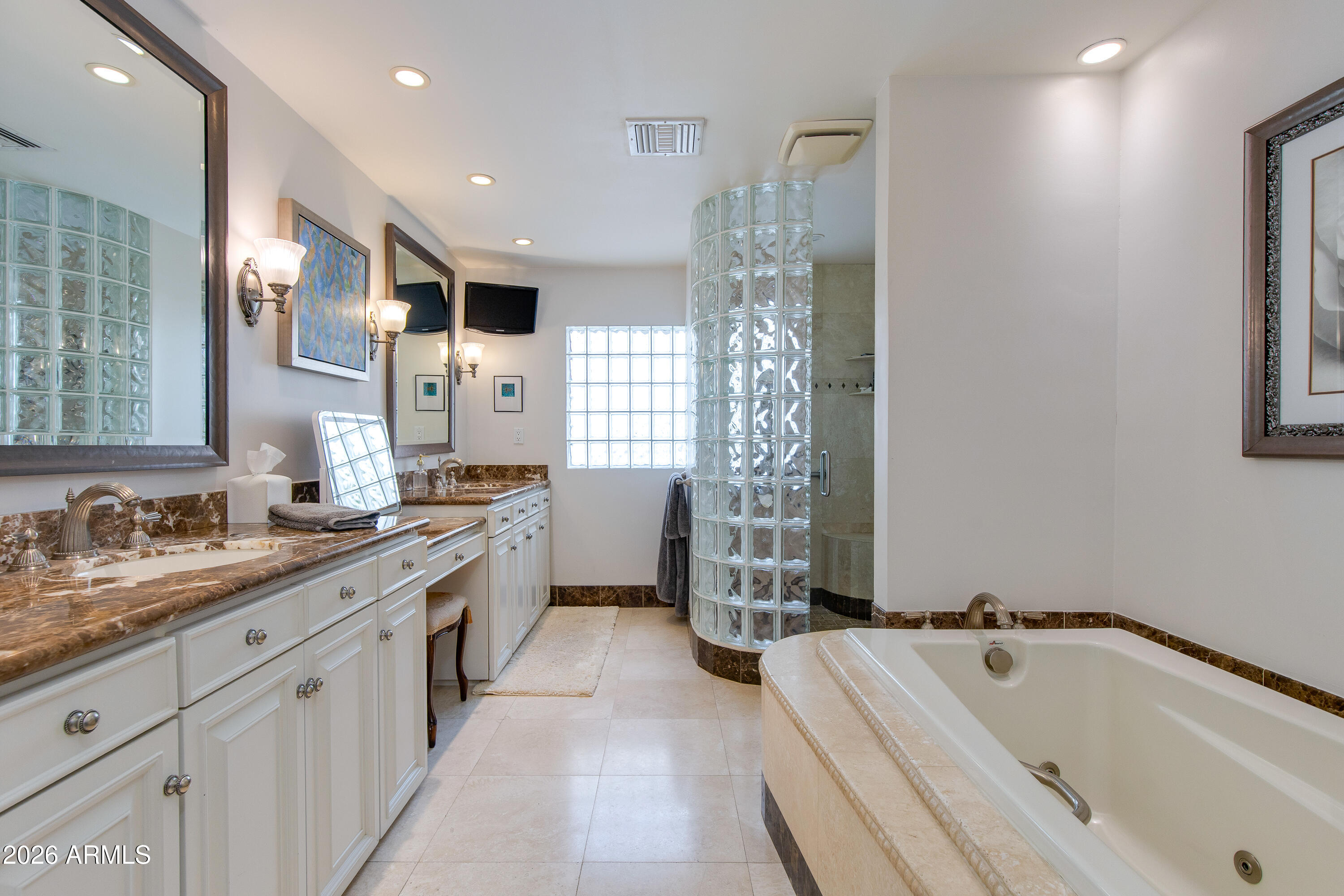 2737 E ARIZONA BILTMORE Circle 2