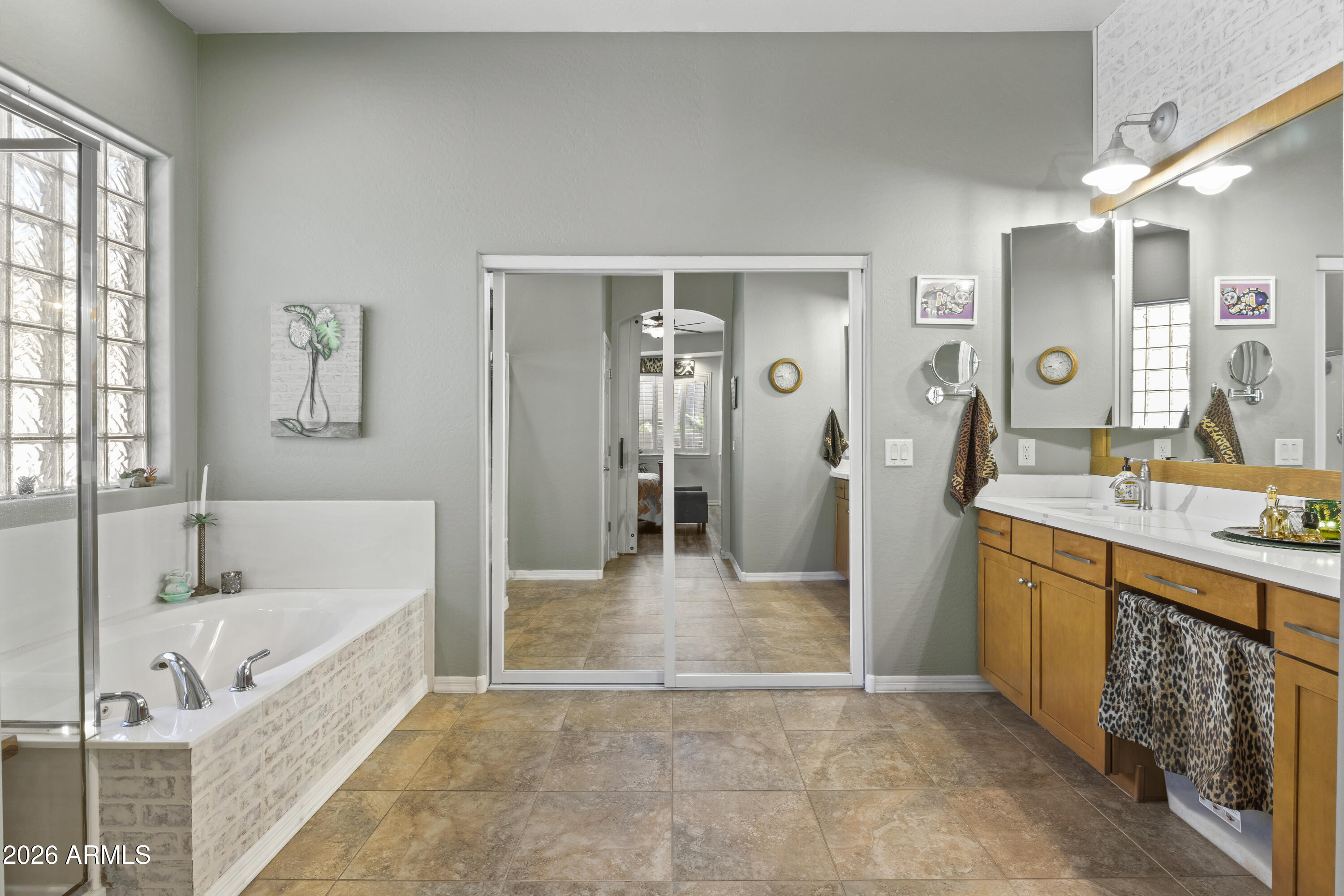 5623 W MALDONADO Road