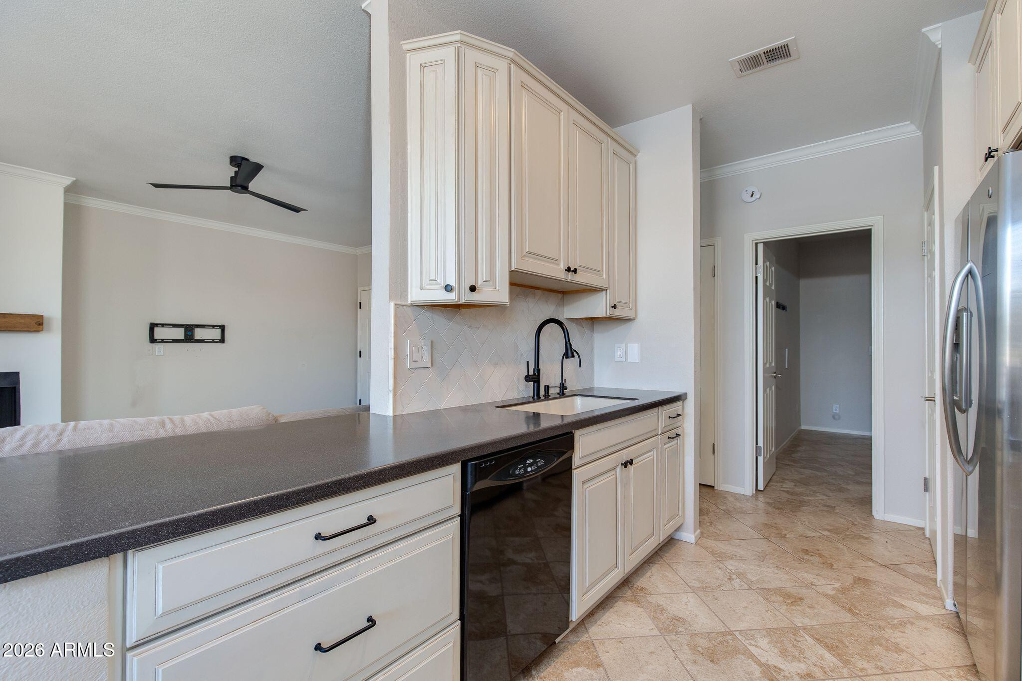 7009 E ACOMA Drive 2101