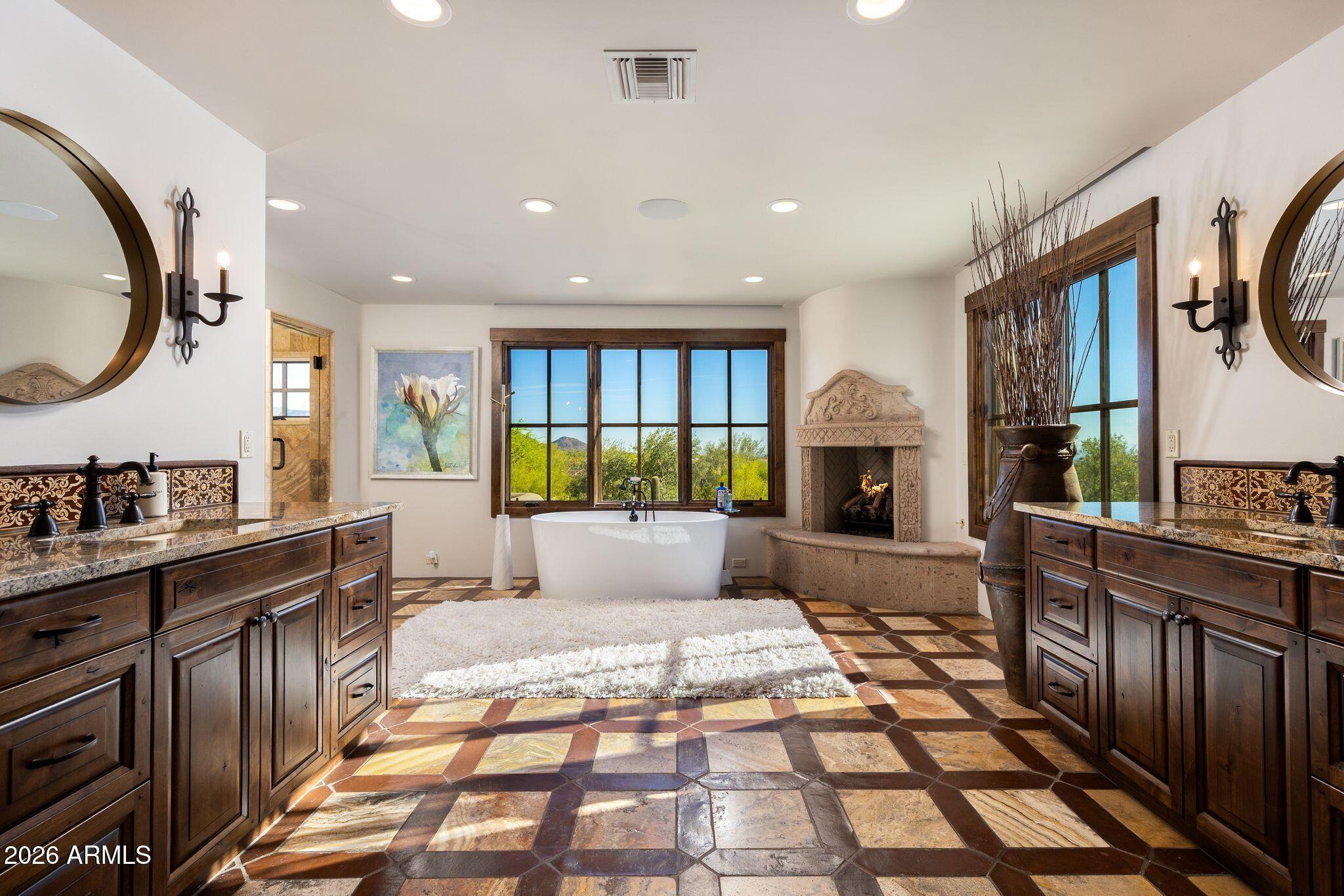 10040 E HAPPY VALLEY Road 477