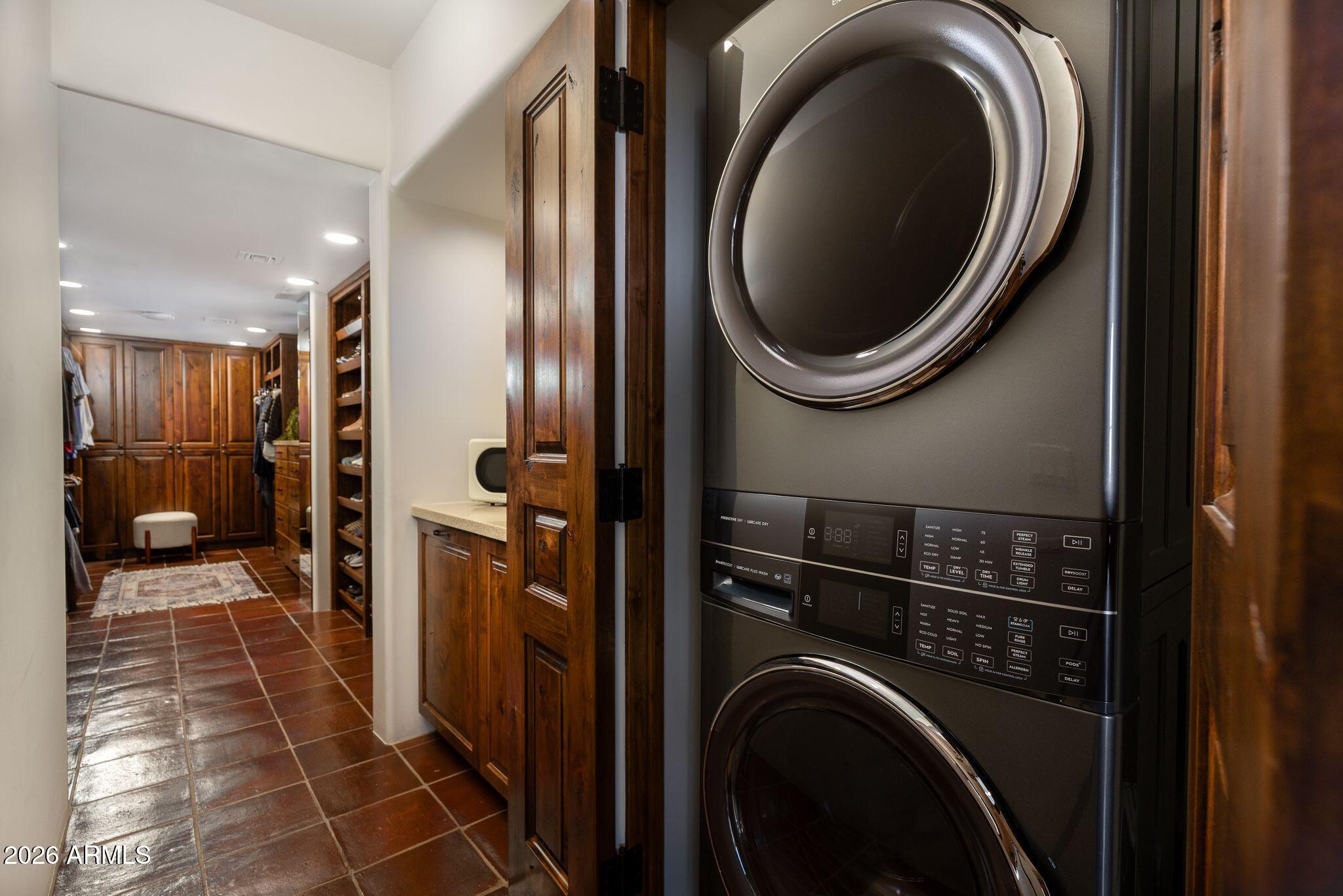 10040 E HAPPY VALLEY Road 477