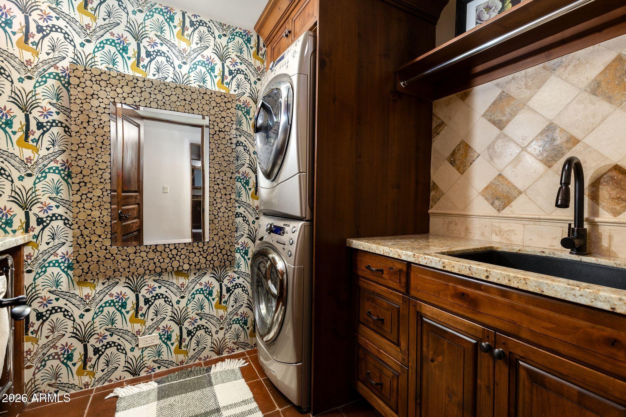 10040 E HAPPY VALLEY Road 477