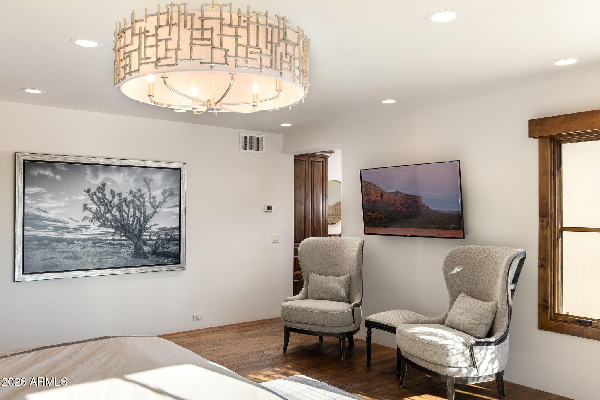 10040 E HAPPY VALLEY Road 477