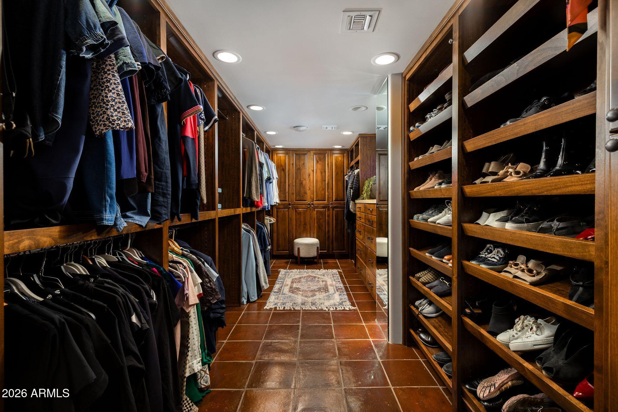 10040 E HAPPY VALLEY Road 477