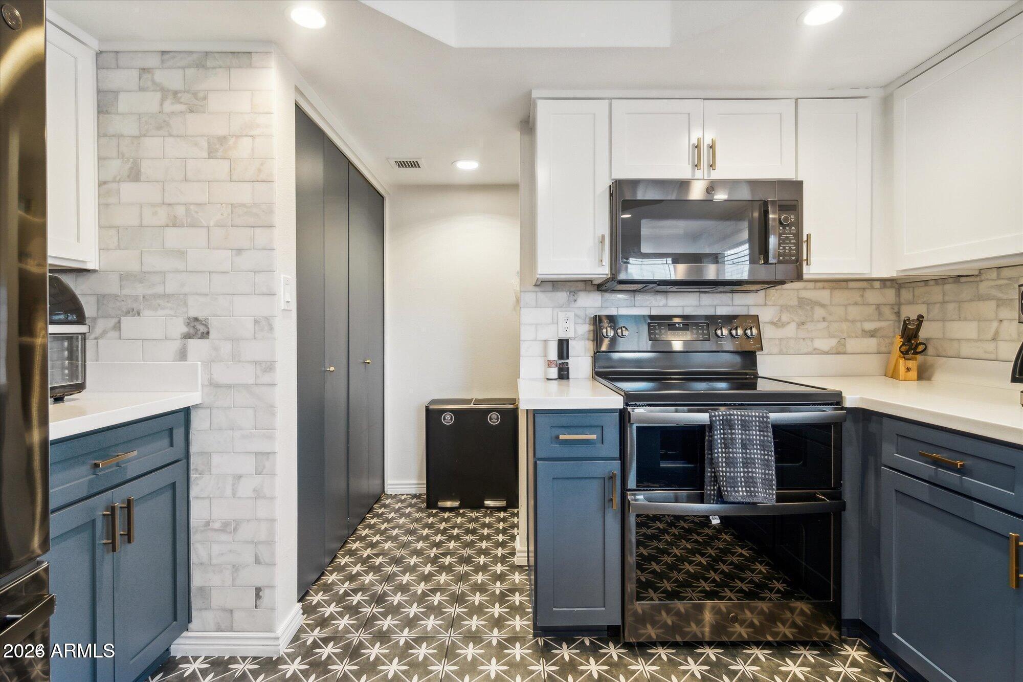 6547 N VILLA MANANA Drive