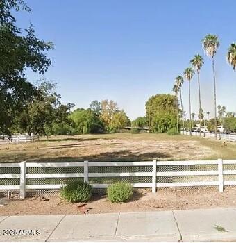 5950 N CENTRAL Avenue 1