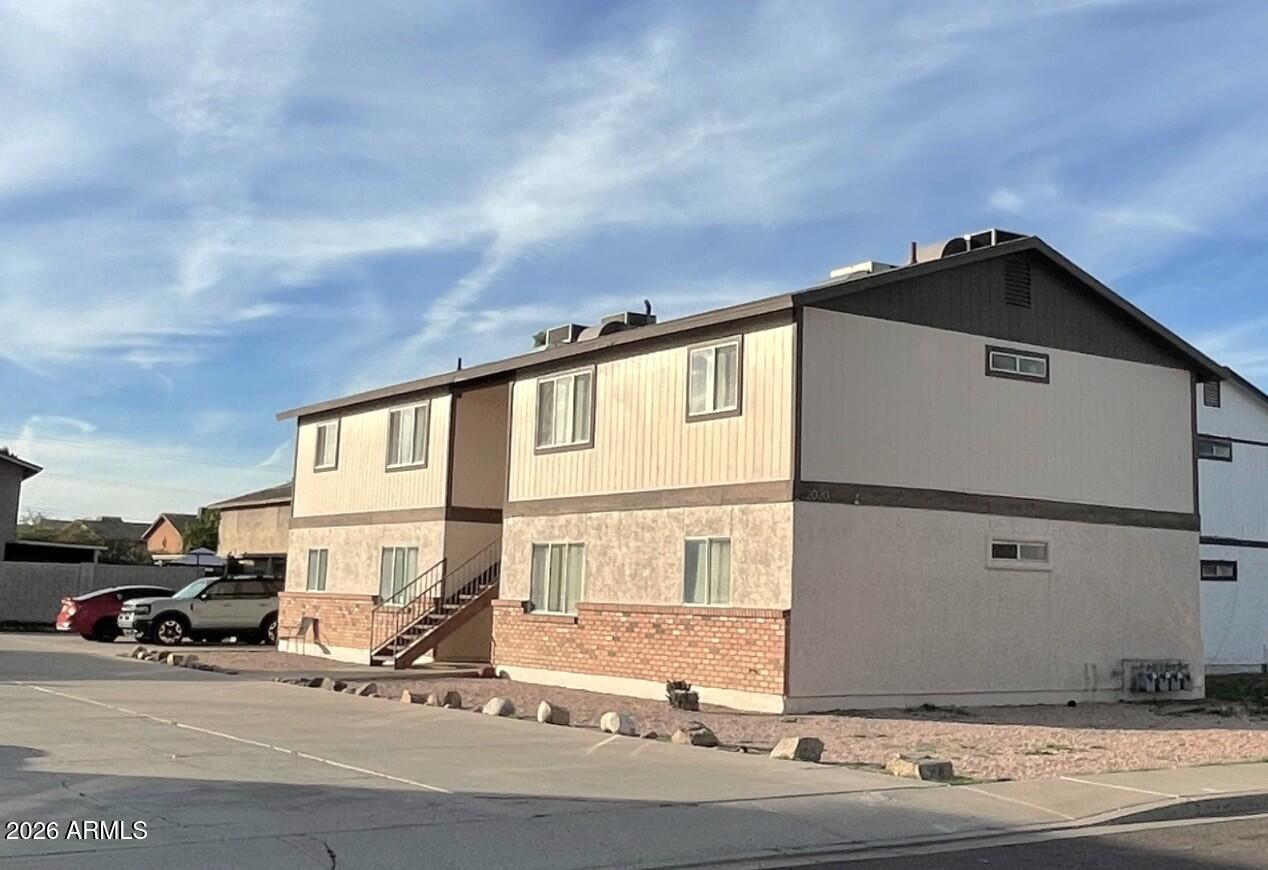 2020 N HUNT Circle