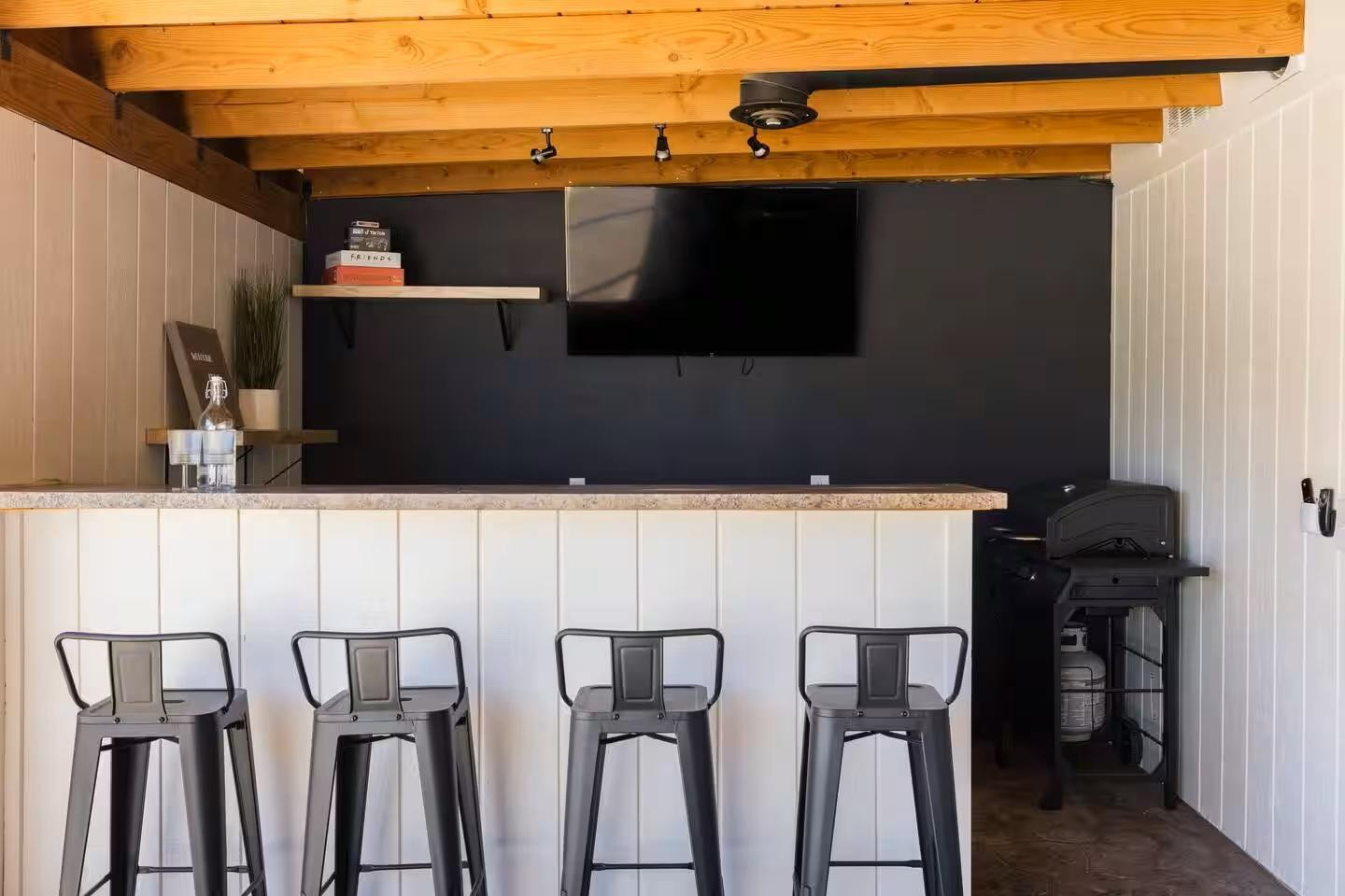 8447 E Vernon Avenue