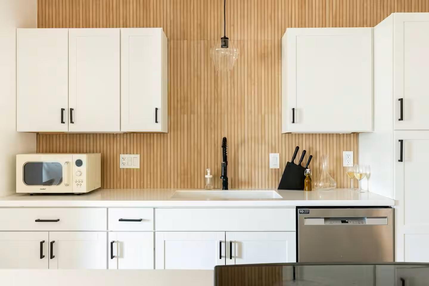 8447 E Vernon Avenue