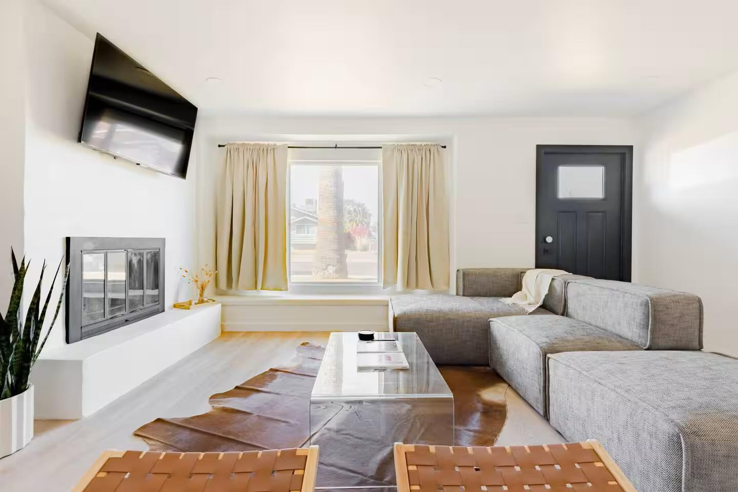 8447 E Vernon Avenue