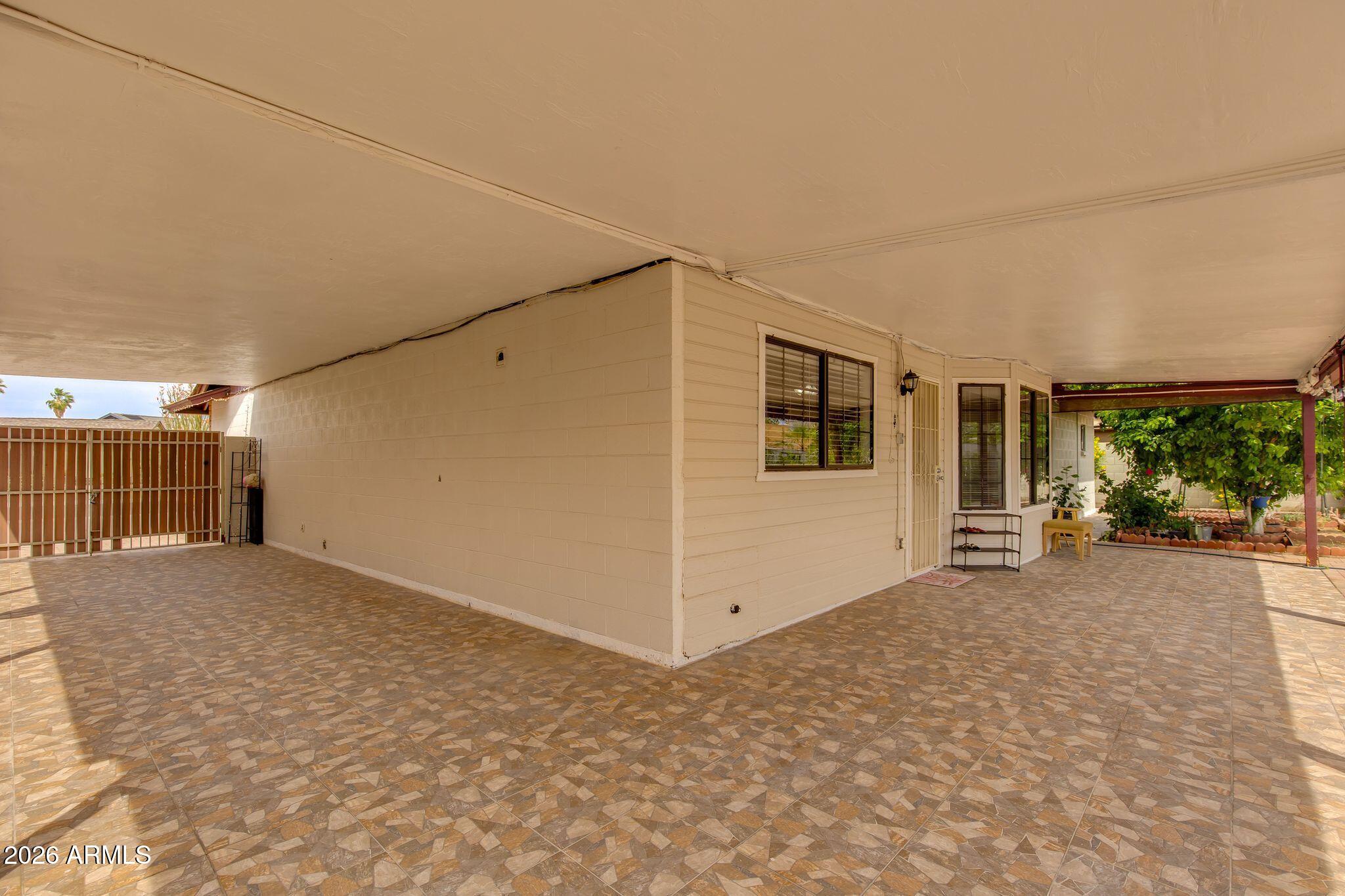 143 W MICHELLE Drive