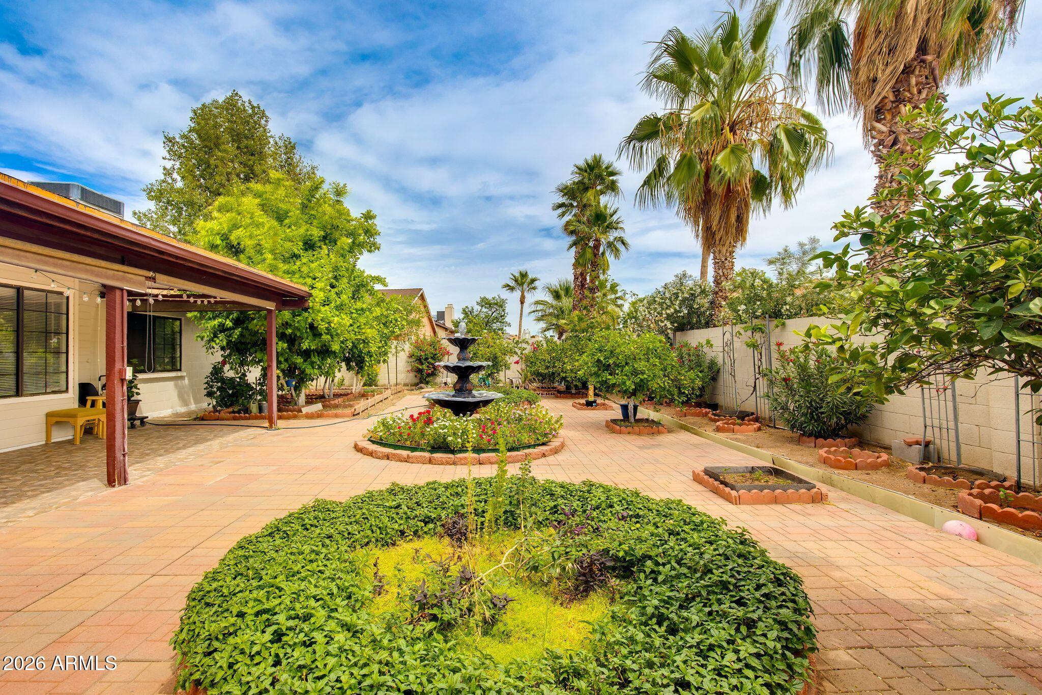 143 W MICHELLE Drive