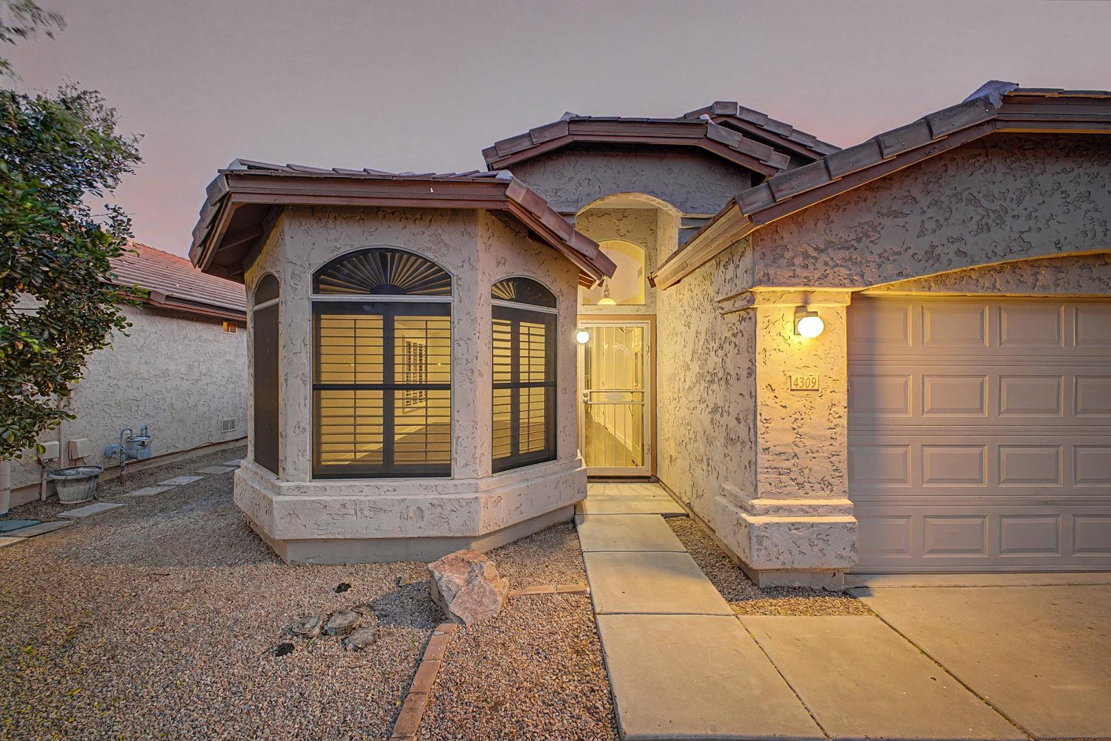 4309 E Abraham Lane