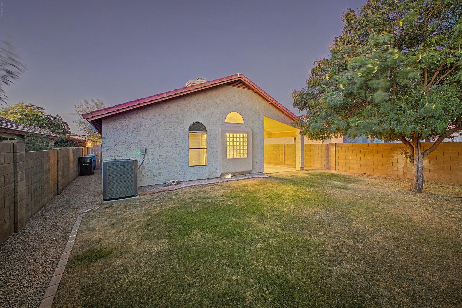 4309 E Abraham Lane