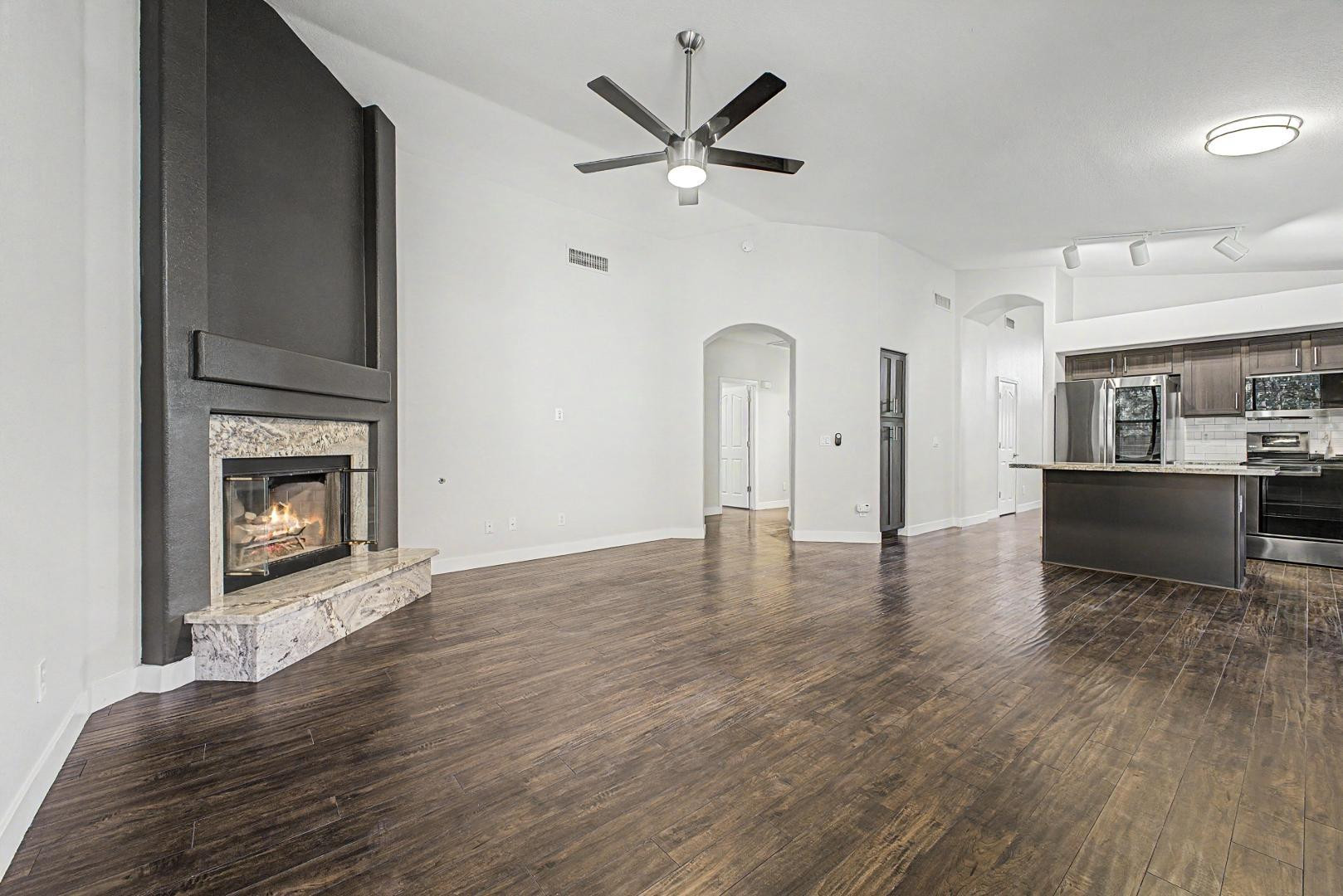 4309 E Abraham Lane