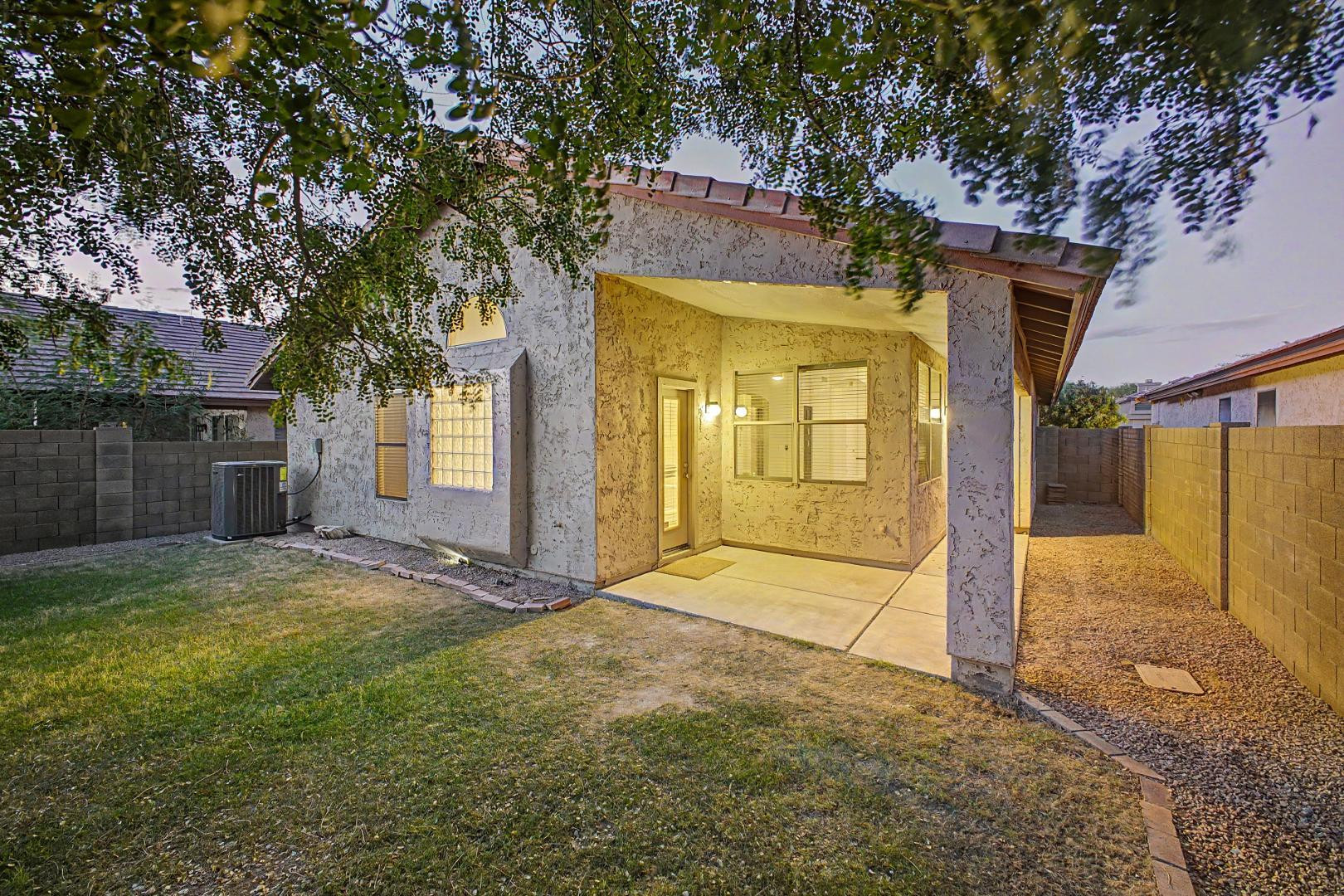 4309 E Abraham Lane
