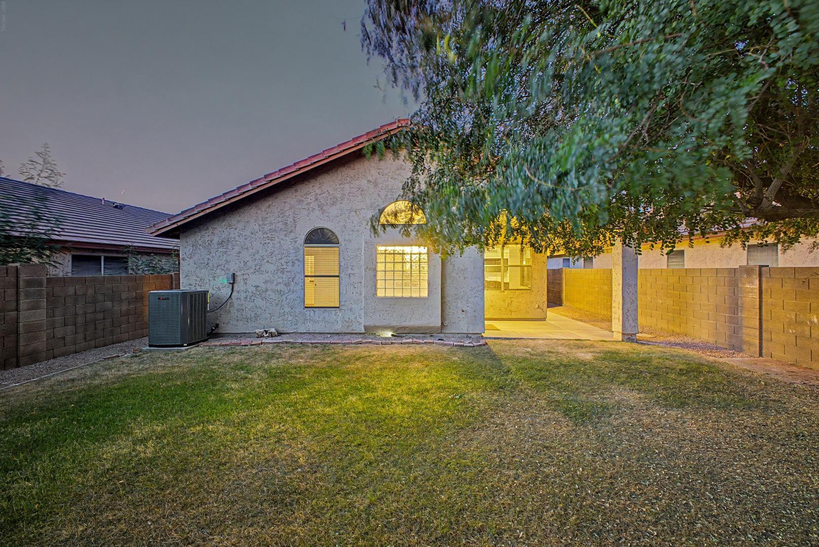 4309 E Abraham Lane
