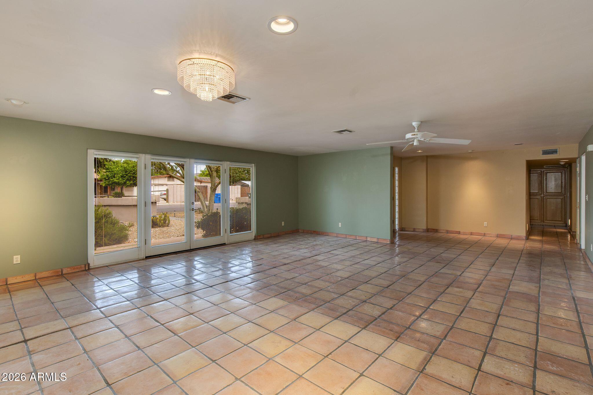 1569 W El Caminito Drive