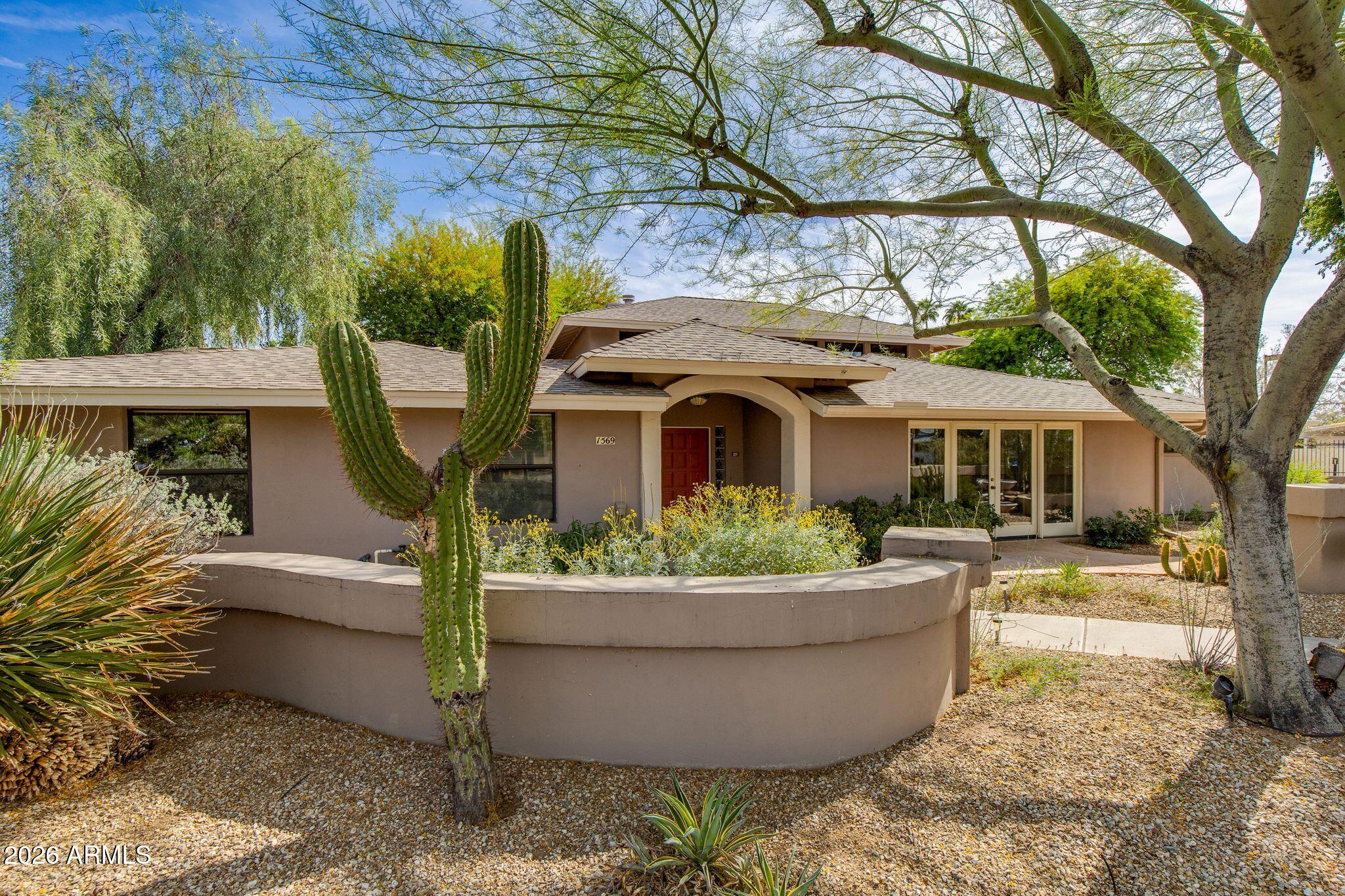 1569 W El Caminito Drive