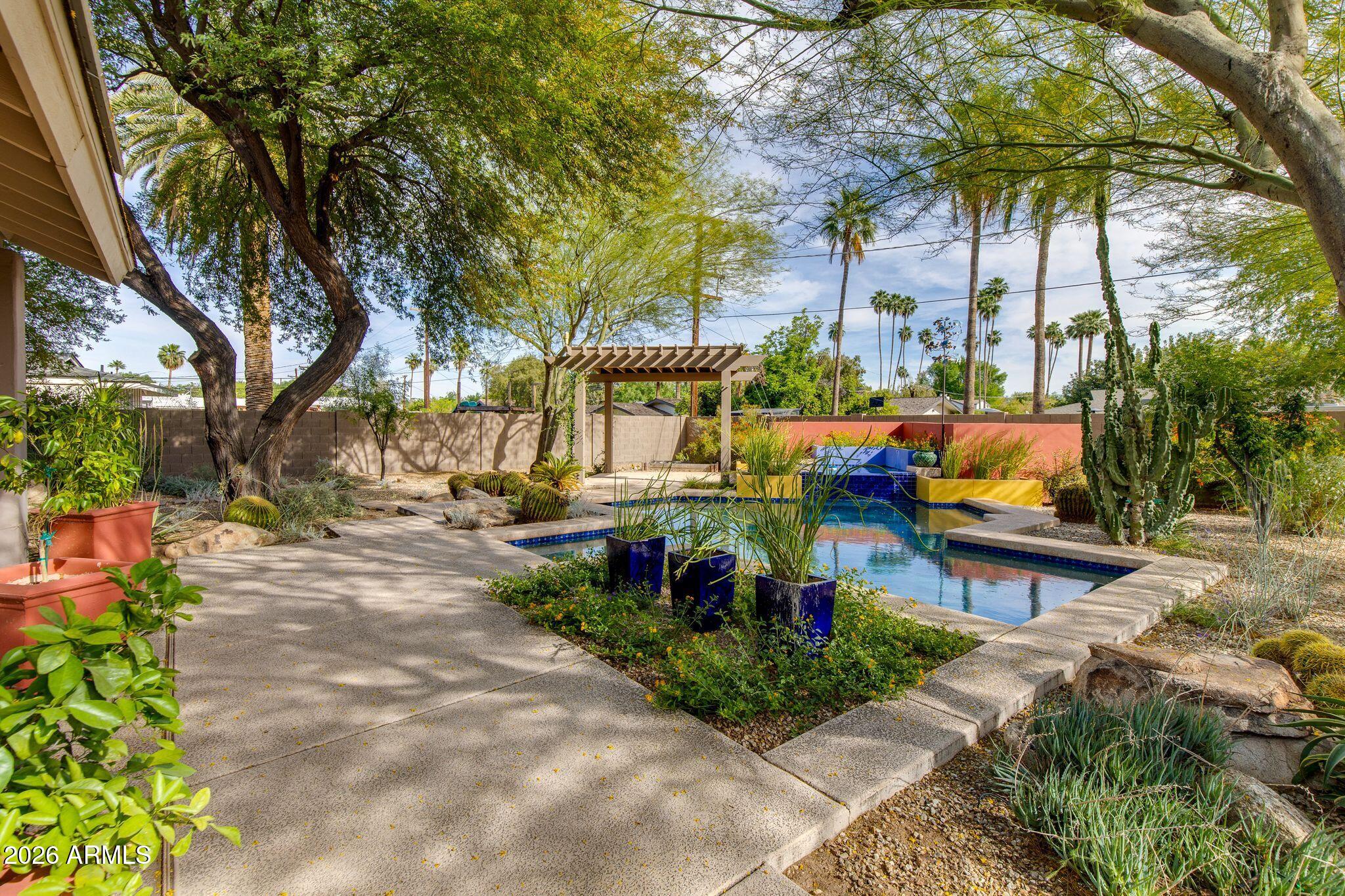 1569 W El Caminito Drive