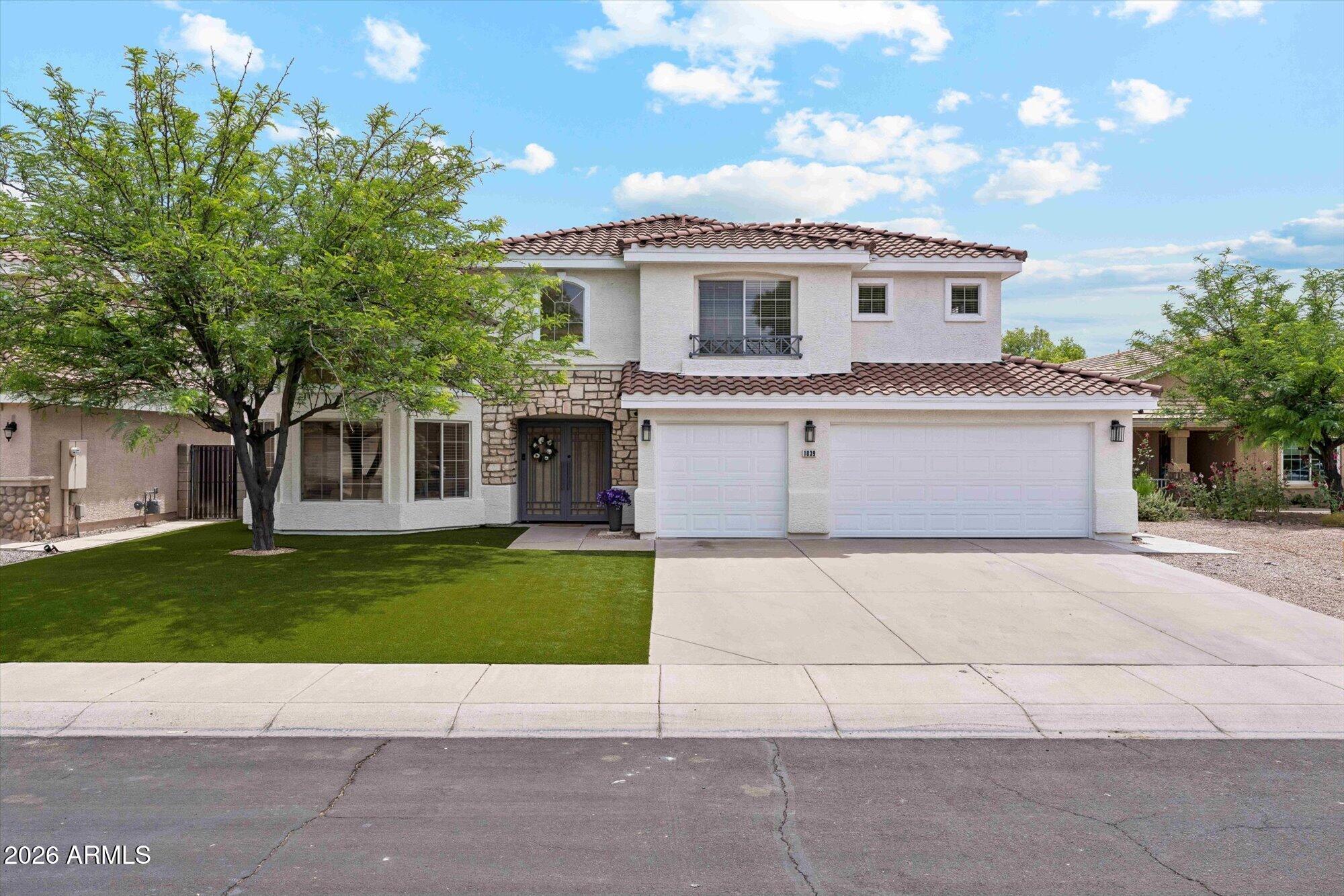 1039 W JUANITA Avenue