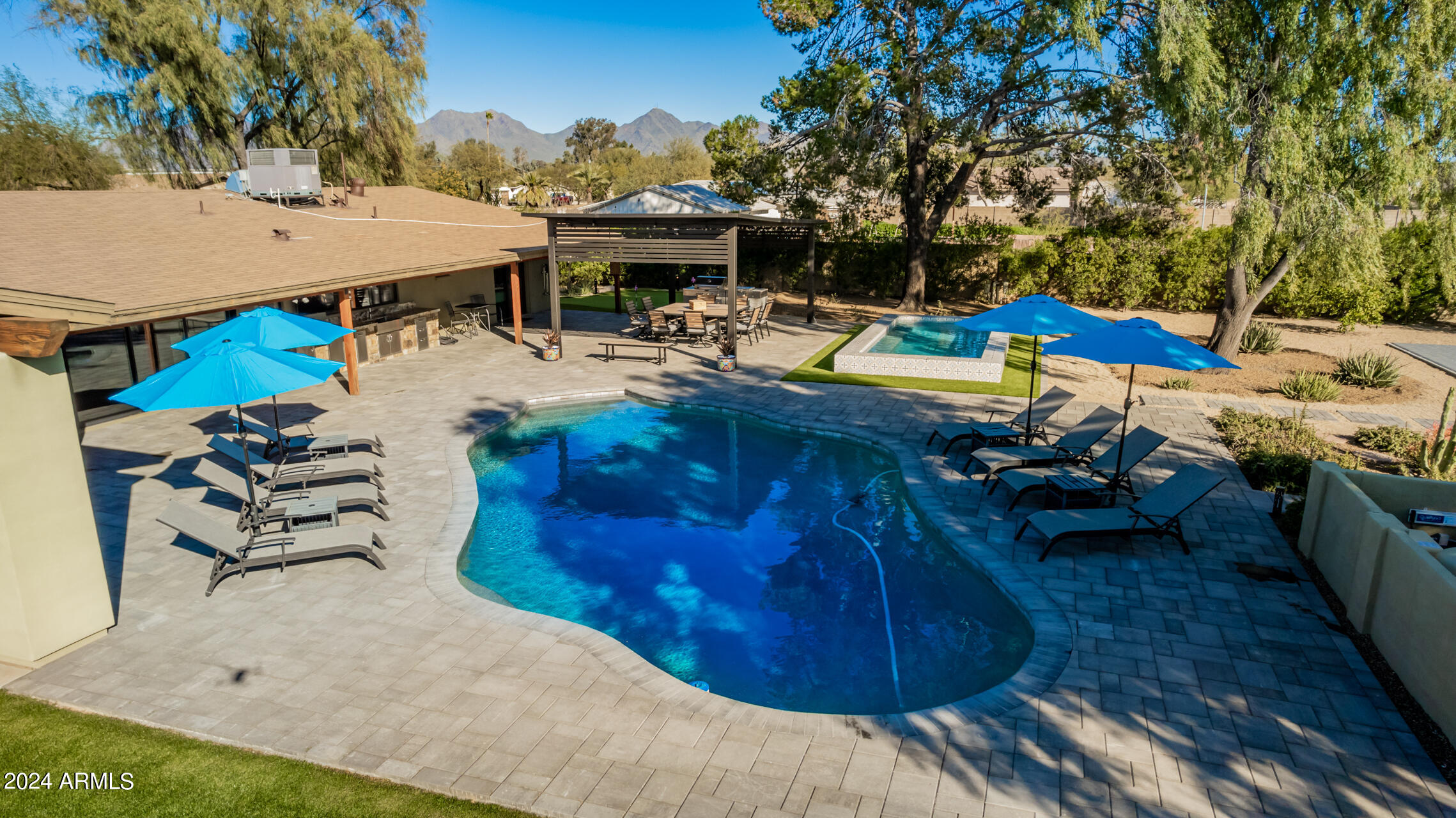 7701 E DAVENPORT Drive