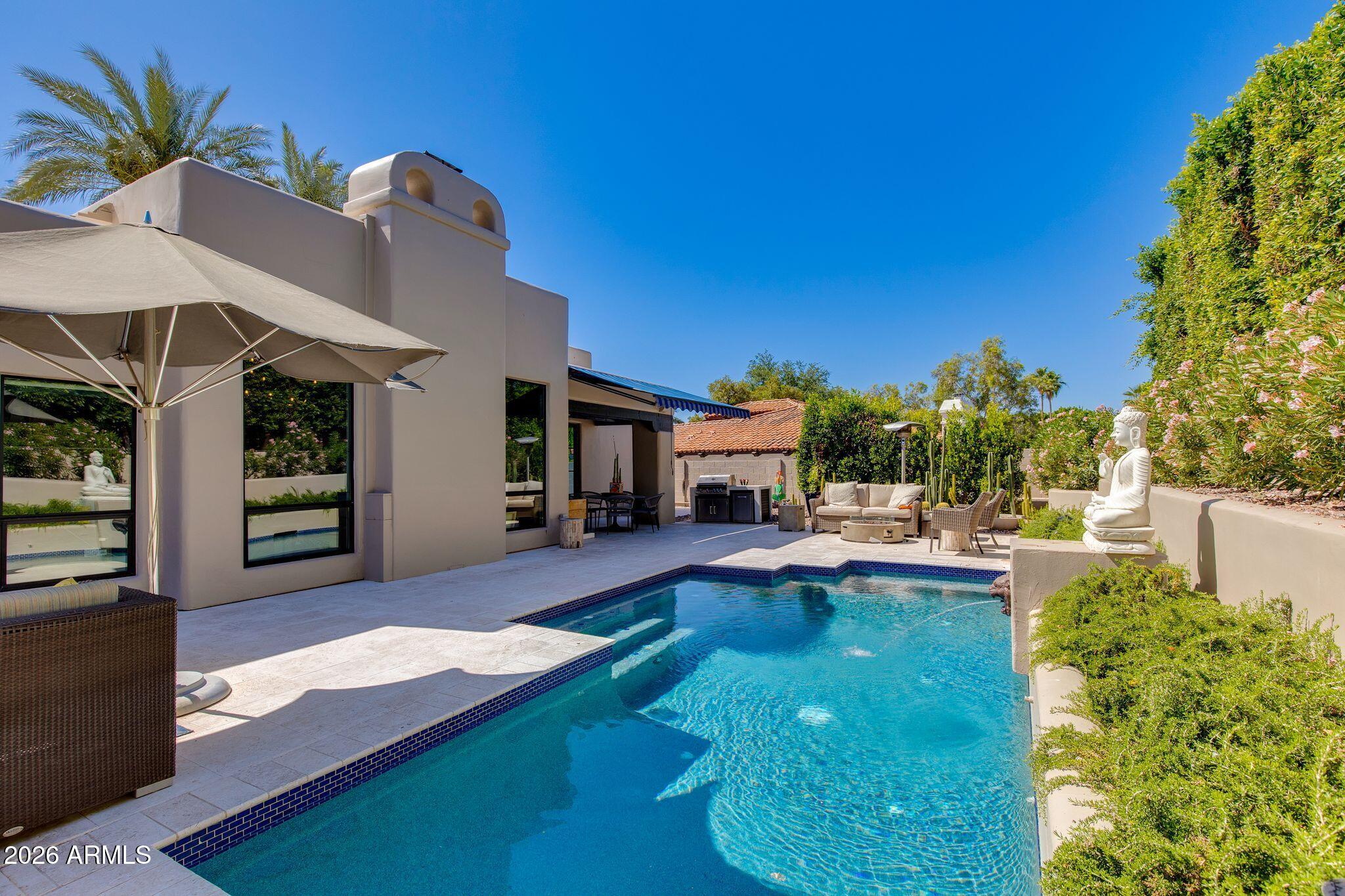 3158 E ROSE Lane