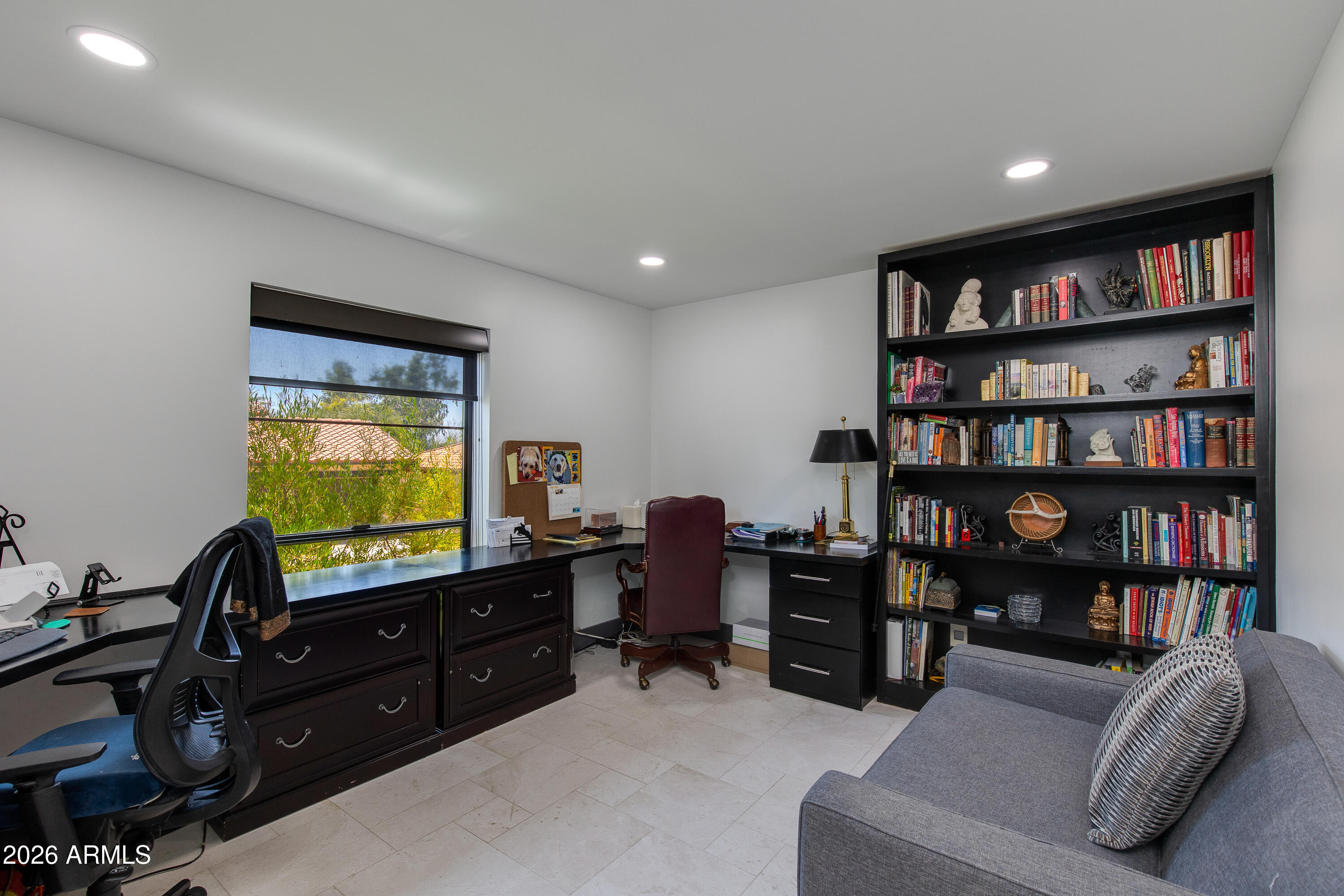 3158 E ROSE Lane