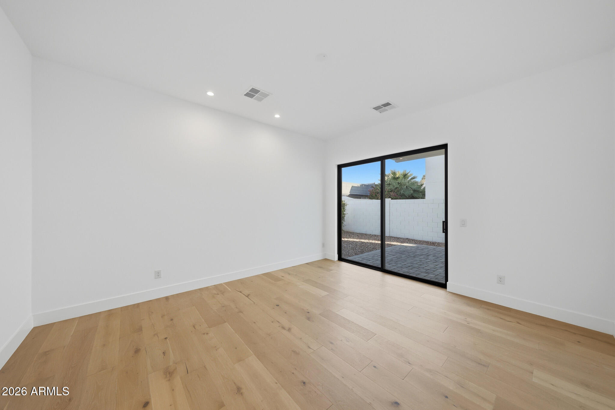 100 W Northern Avenue 4