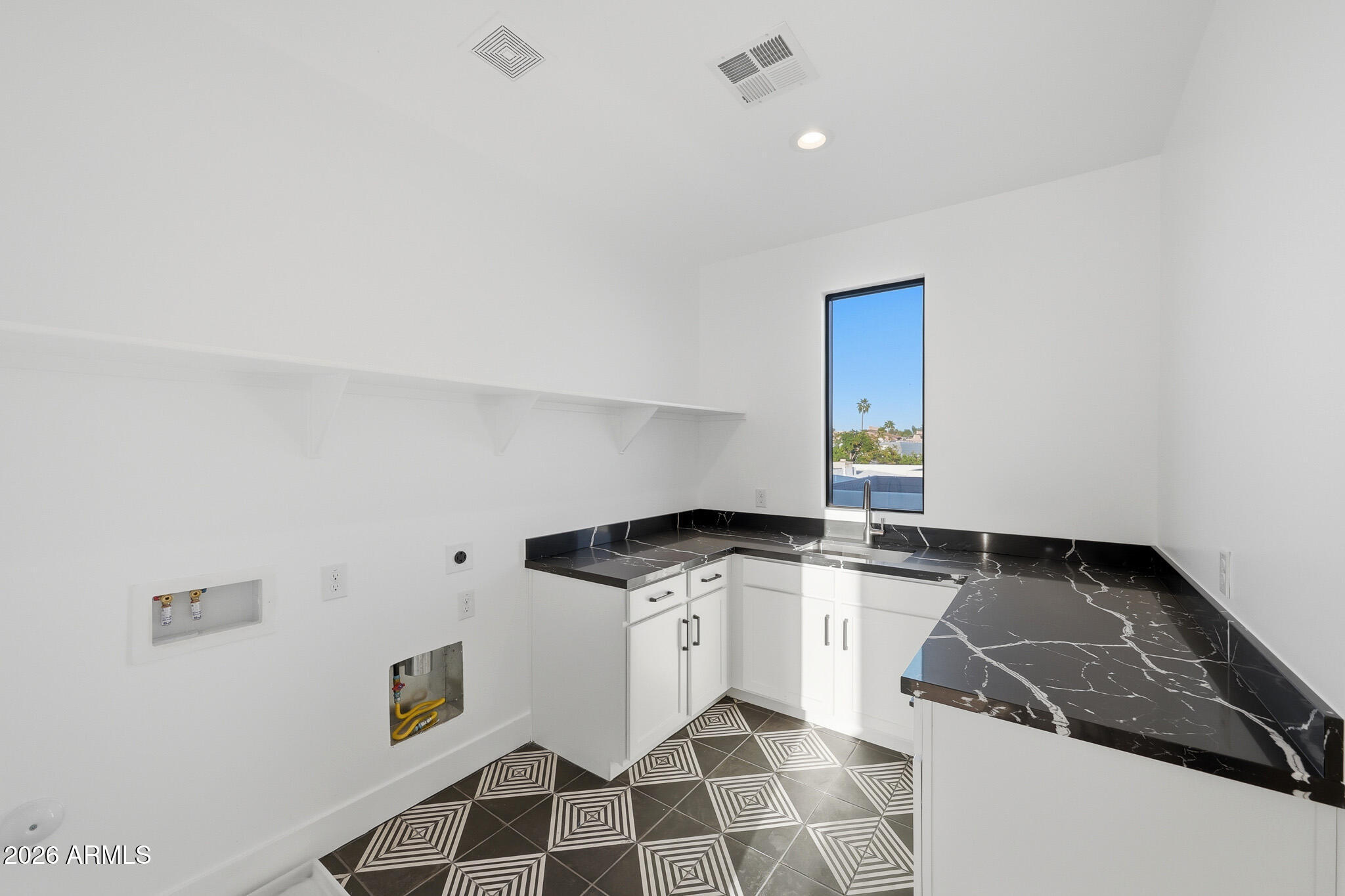 100 W Northern Avenue 4