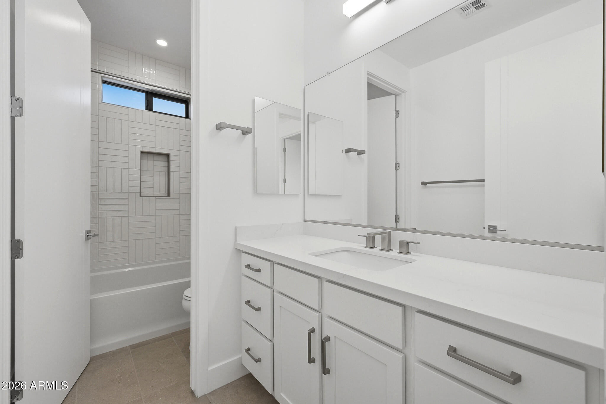 100 W Northern Avenue 4