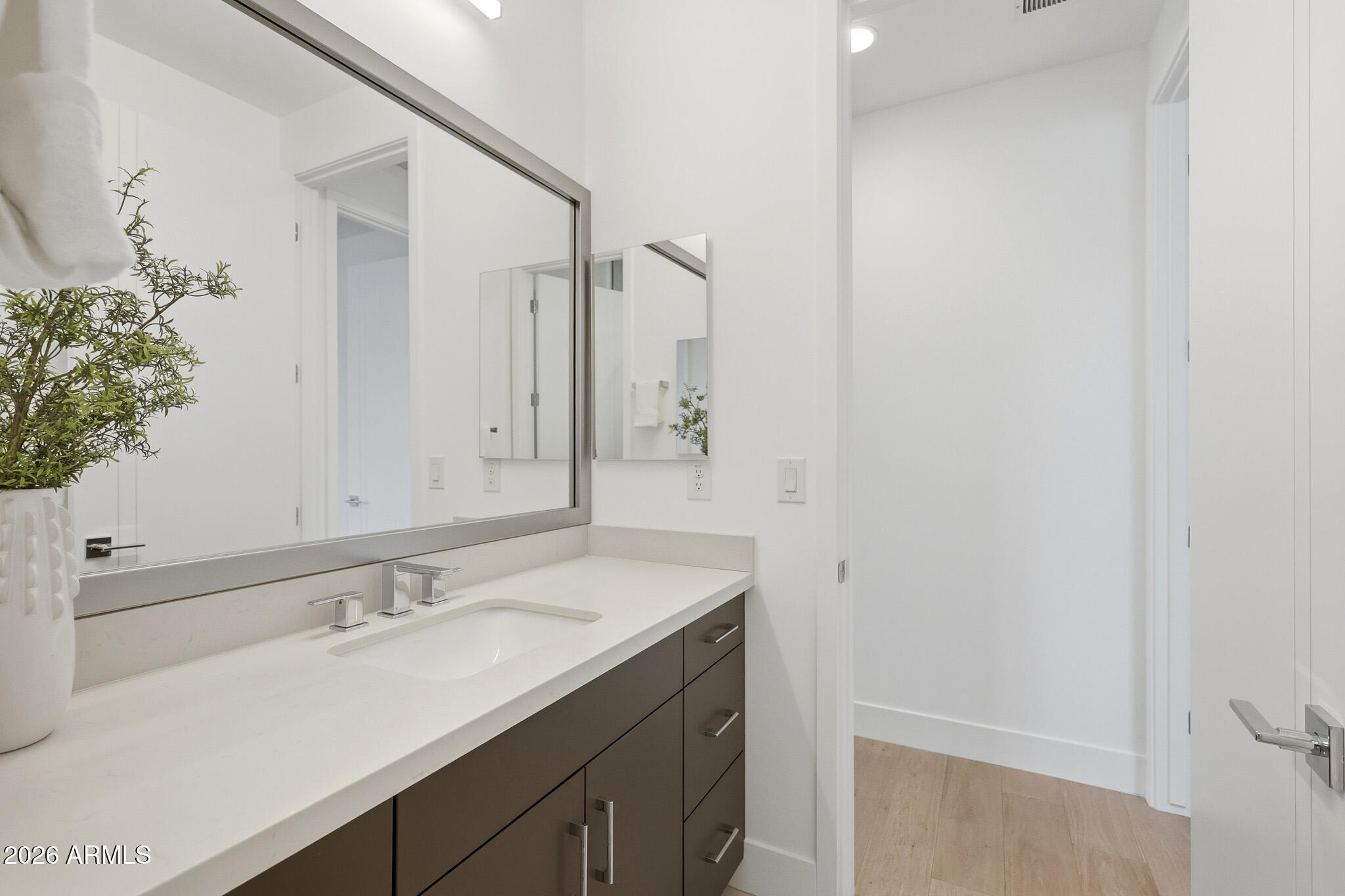 100 W Northern Avenue 6