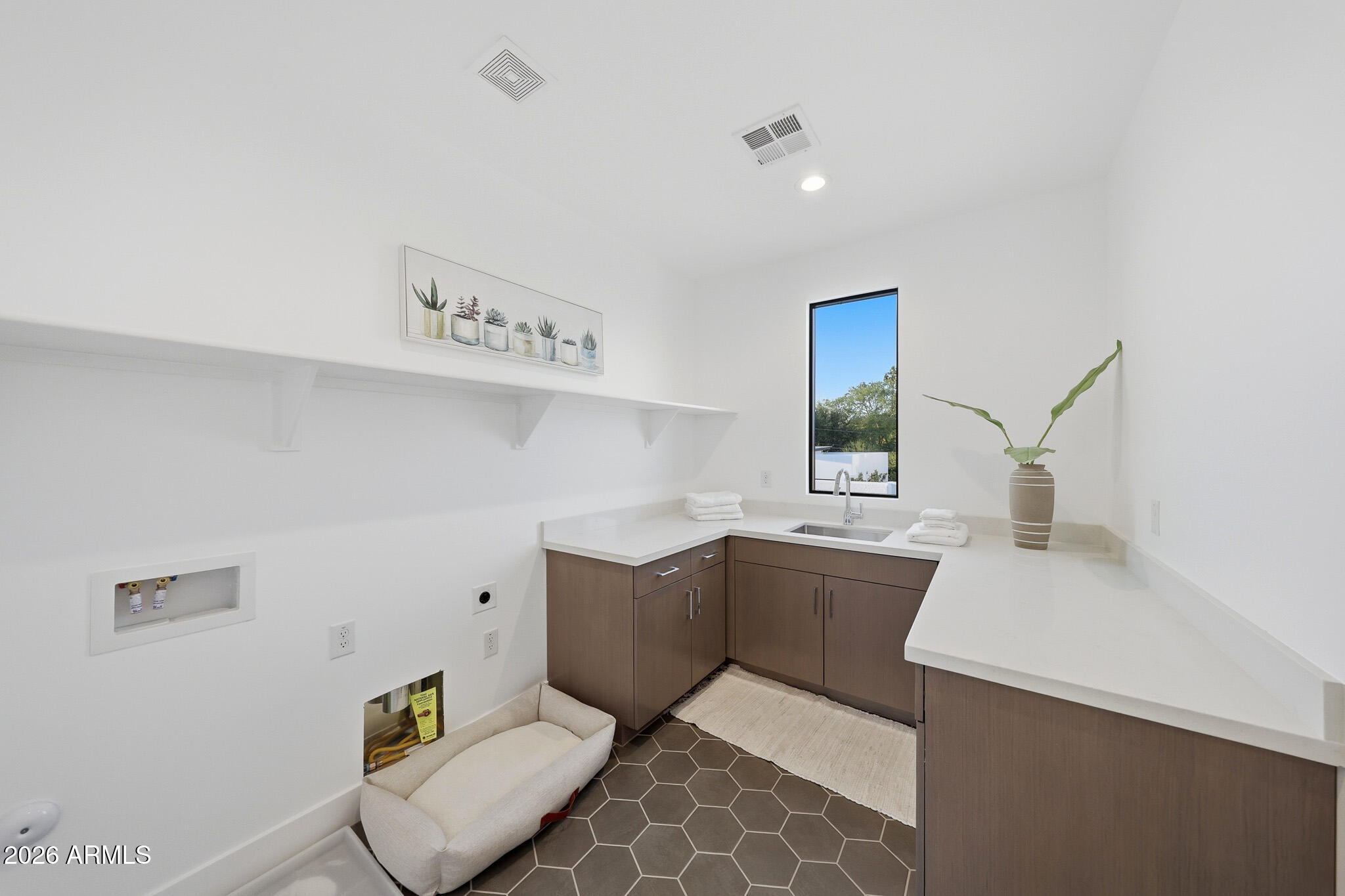 100 W Northern Avenue 6