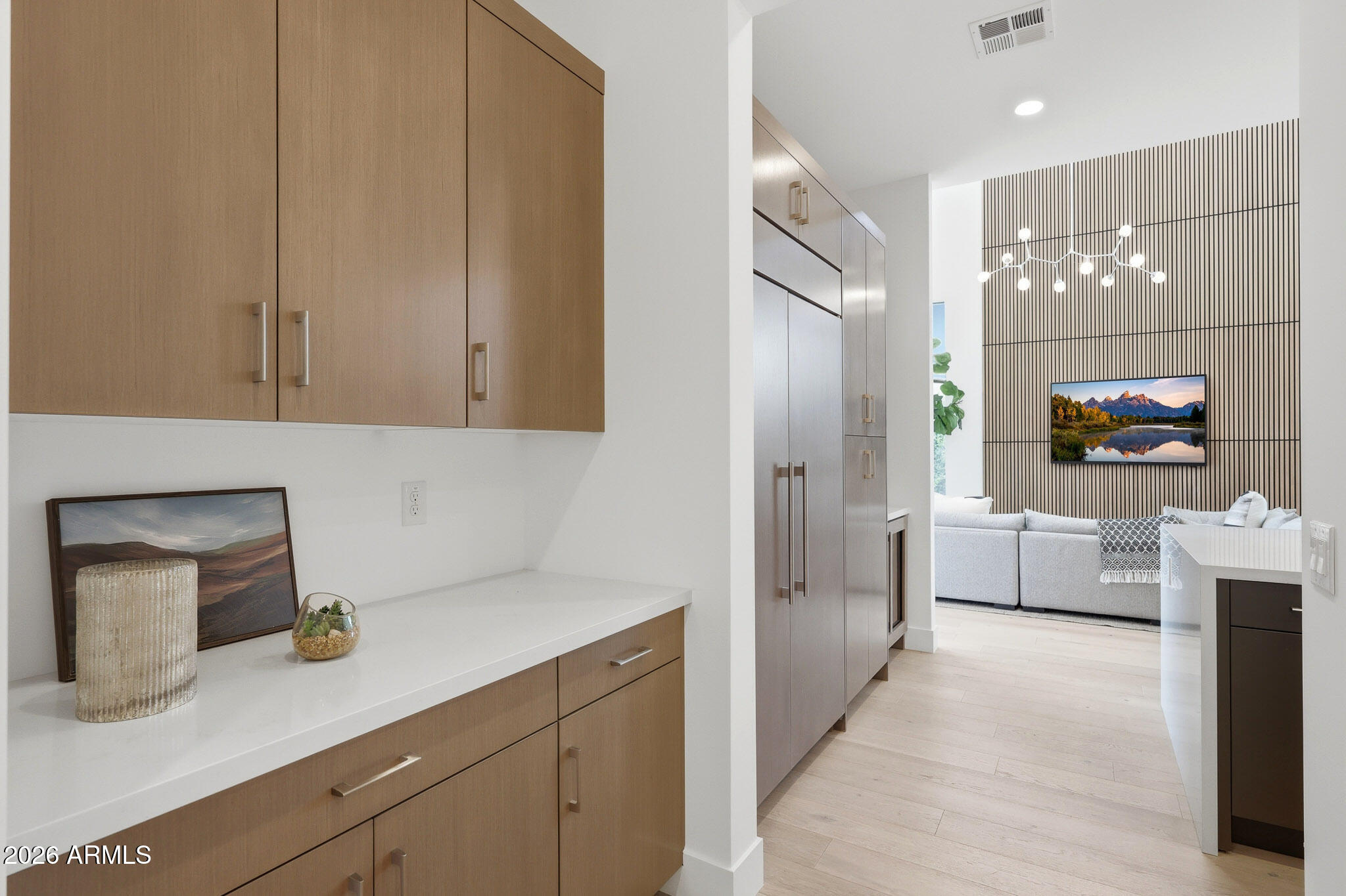 100 W Northern Avenue 6